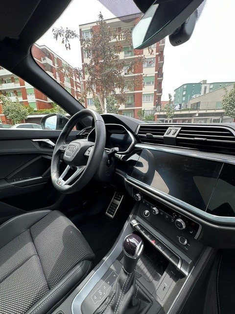 AUDI Q3 1.5 35 TFSI S line Attraction S-Tronic-image-4