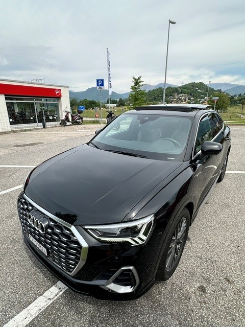 AUDI Q3 1.5 35 TFSI S line Attraction S-Tronic-image-0