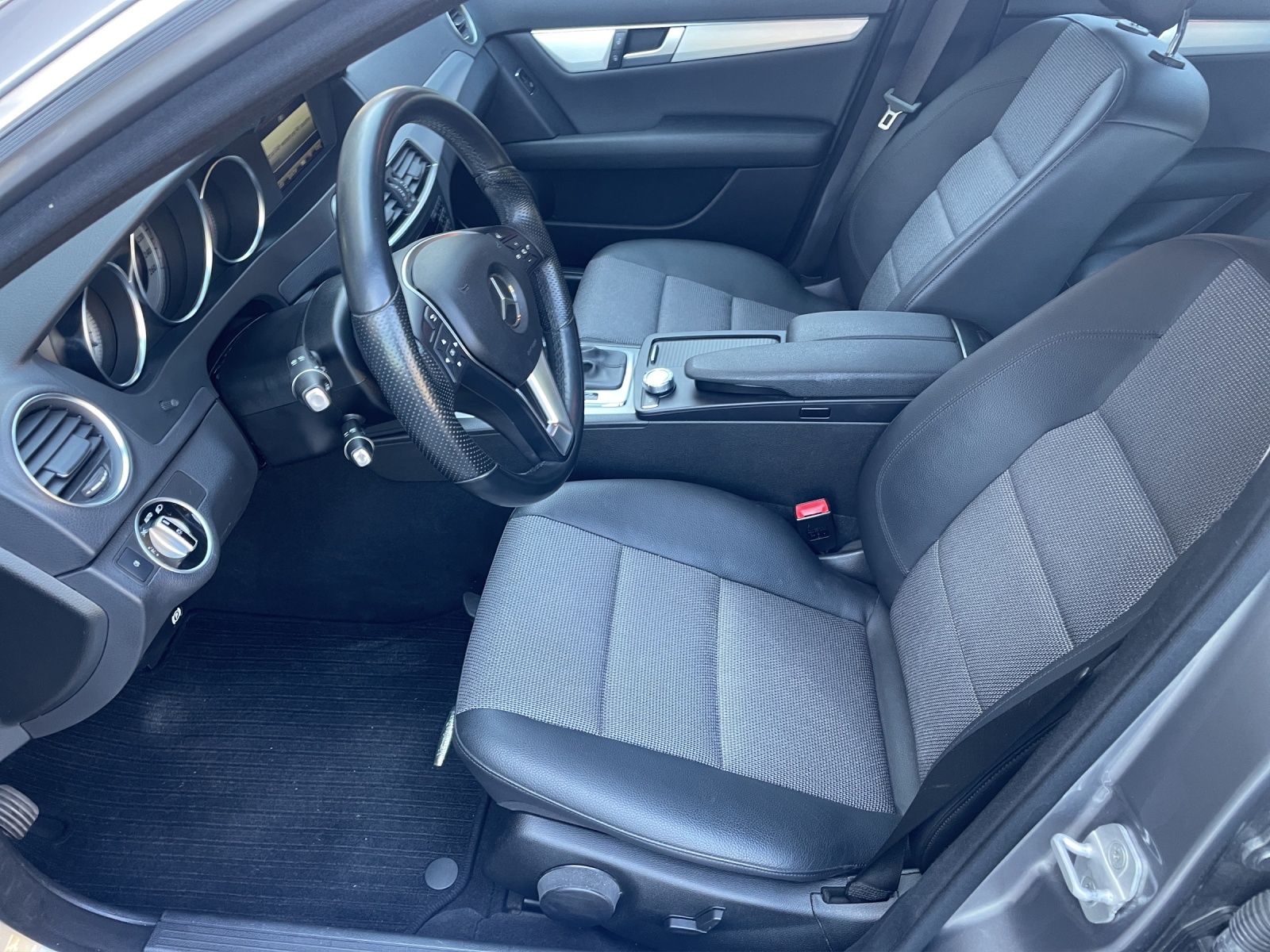 MERCEDES-BENZ C 220 CDI 4Matic 7G-Tronic-image-4