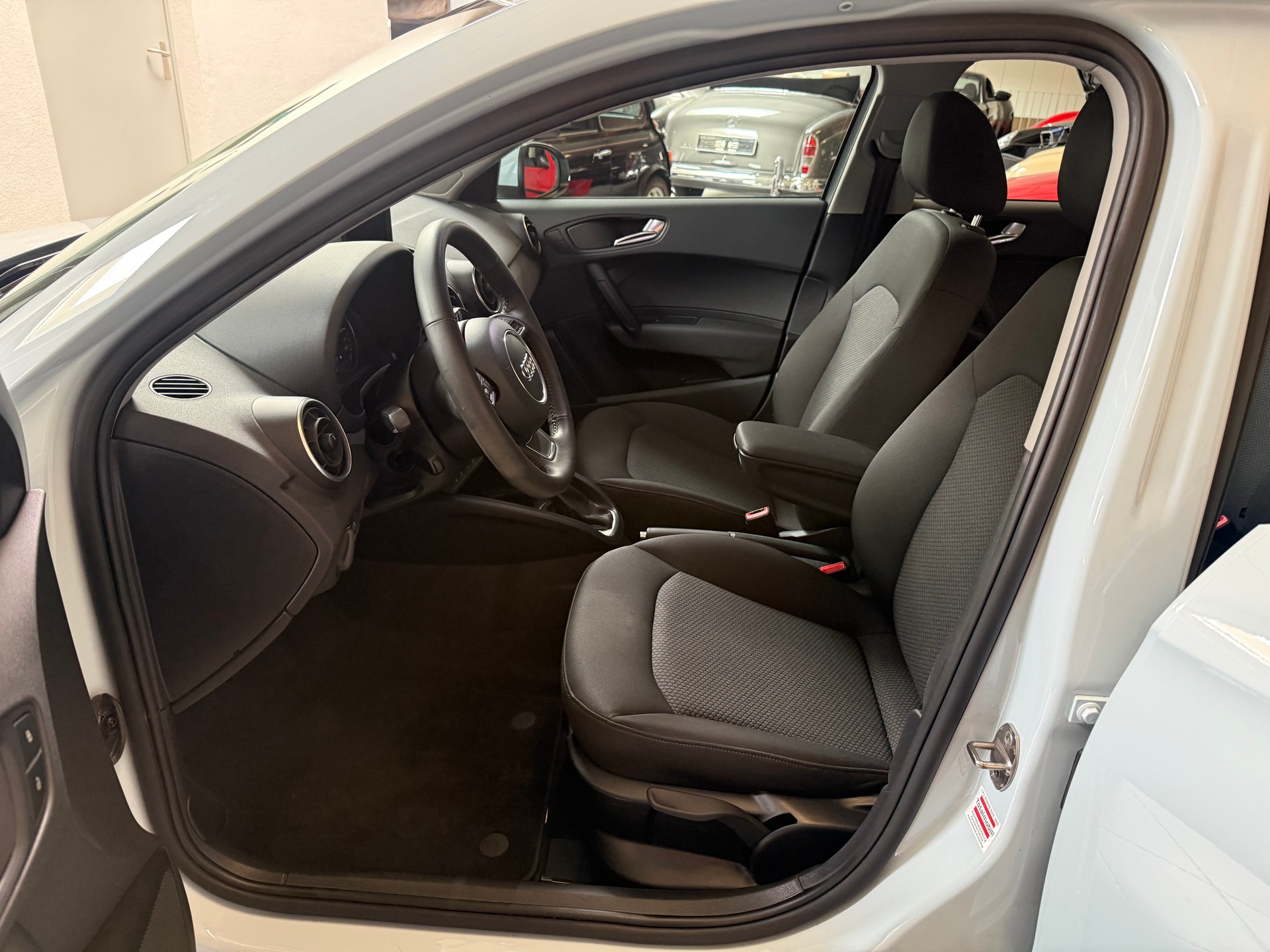 AUDI A1 Sportback 1.4 TFSI Ambition S-tronic-image-7