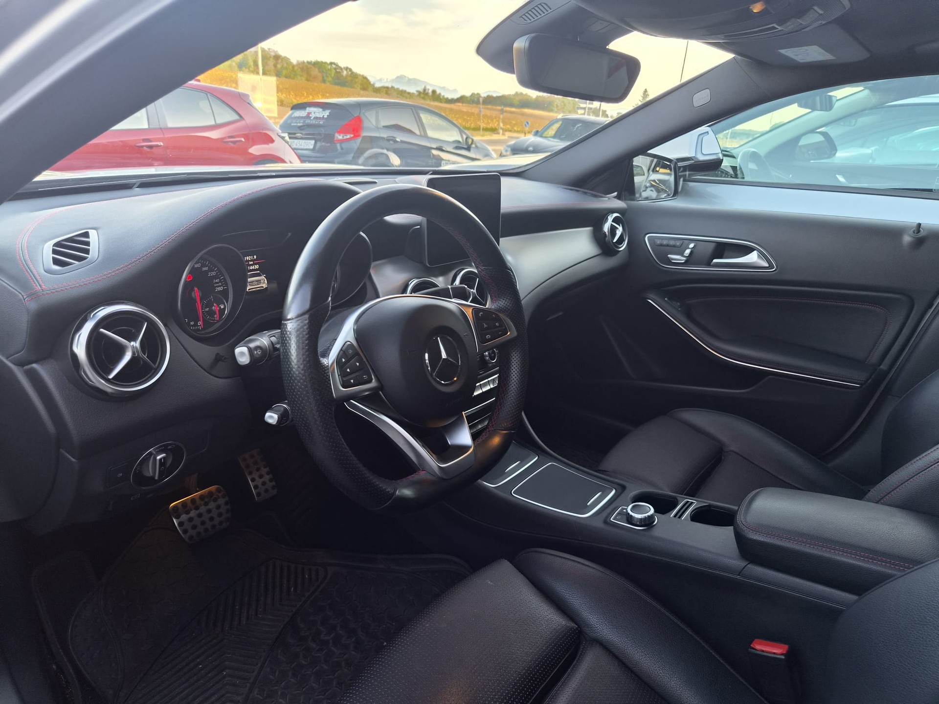 MERCEDES-BENZ GLA 200 CDI AMG Line 4M.-image-3