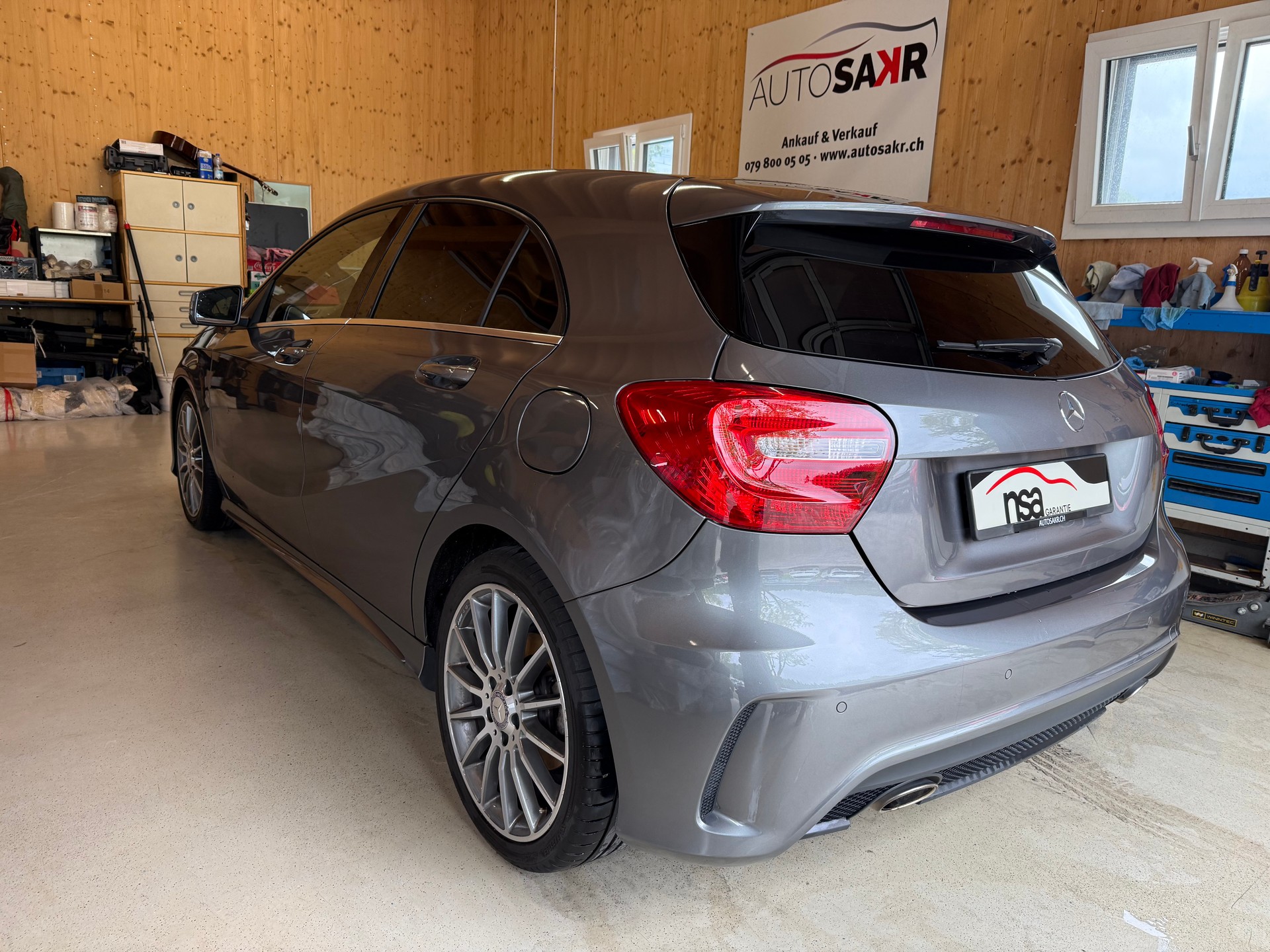 MERCEDES-BENZ A 200 AMG Line 7G-DCT-image-5