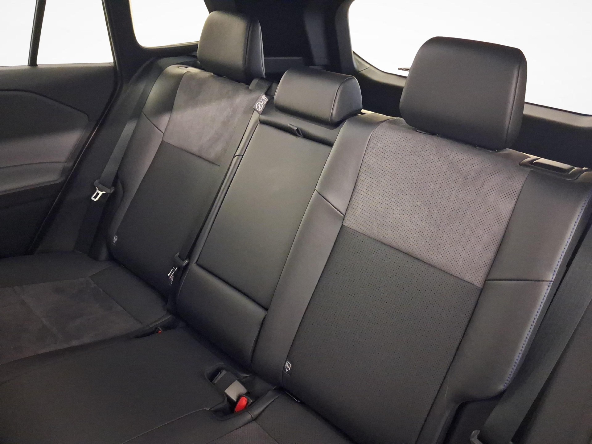 TOYOTA RAV4 2.5 Plug-In-Hybrid Style-image-10