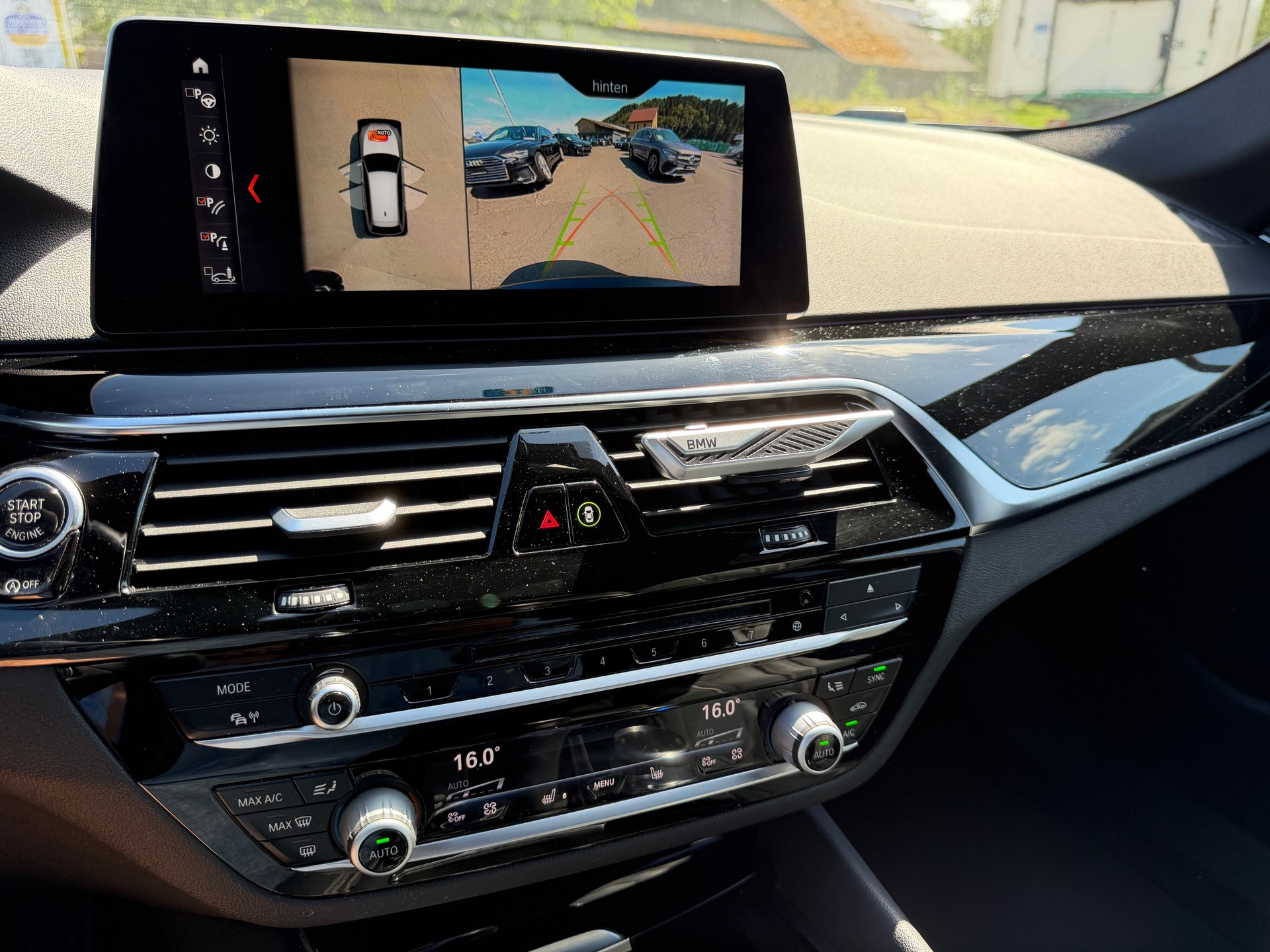 BMW 520d xDrive Touring Luxury Line Steptronic-image-8