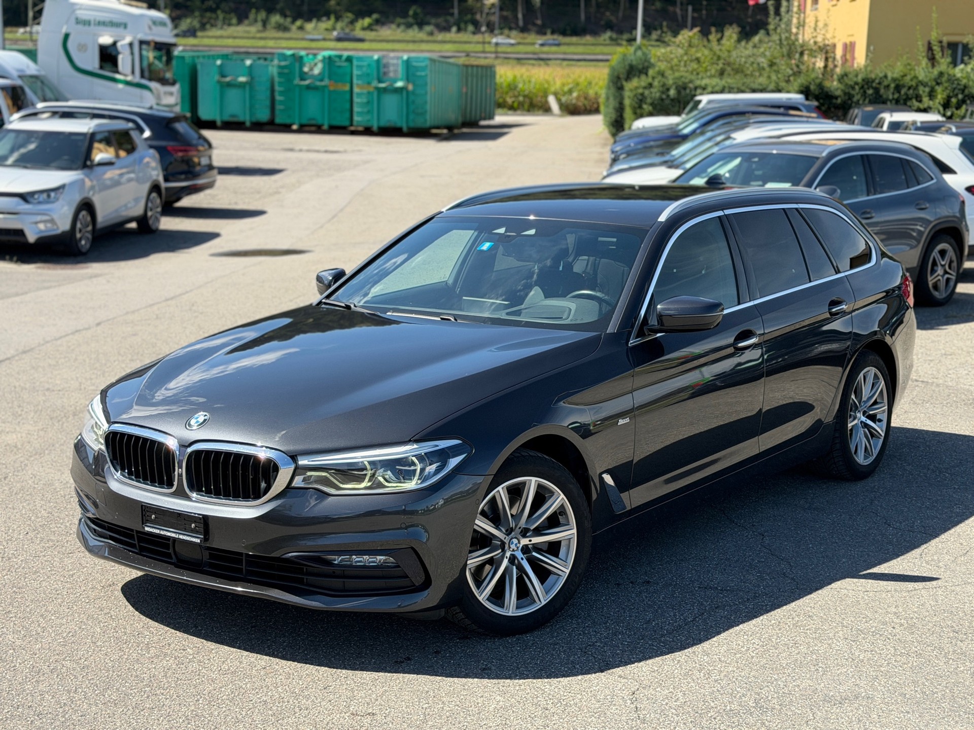 BMW 520d xDrive Touring Luxury Line Steptronic-image-12