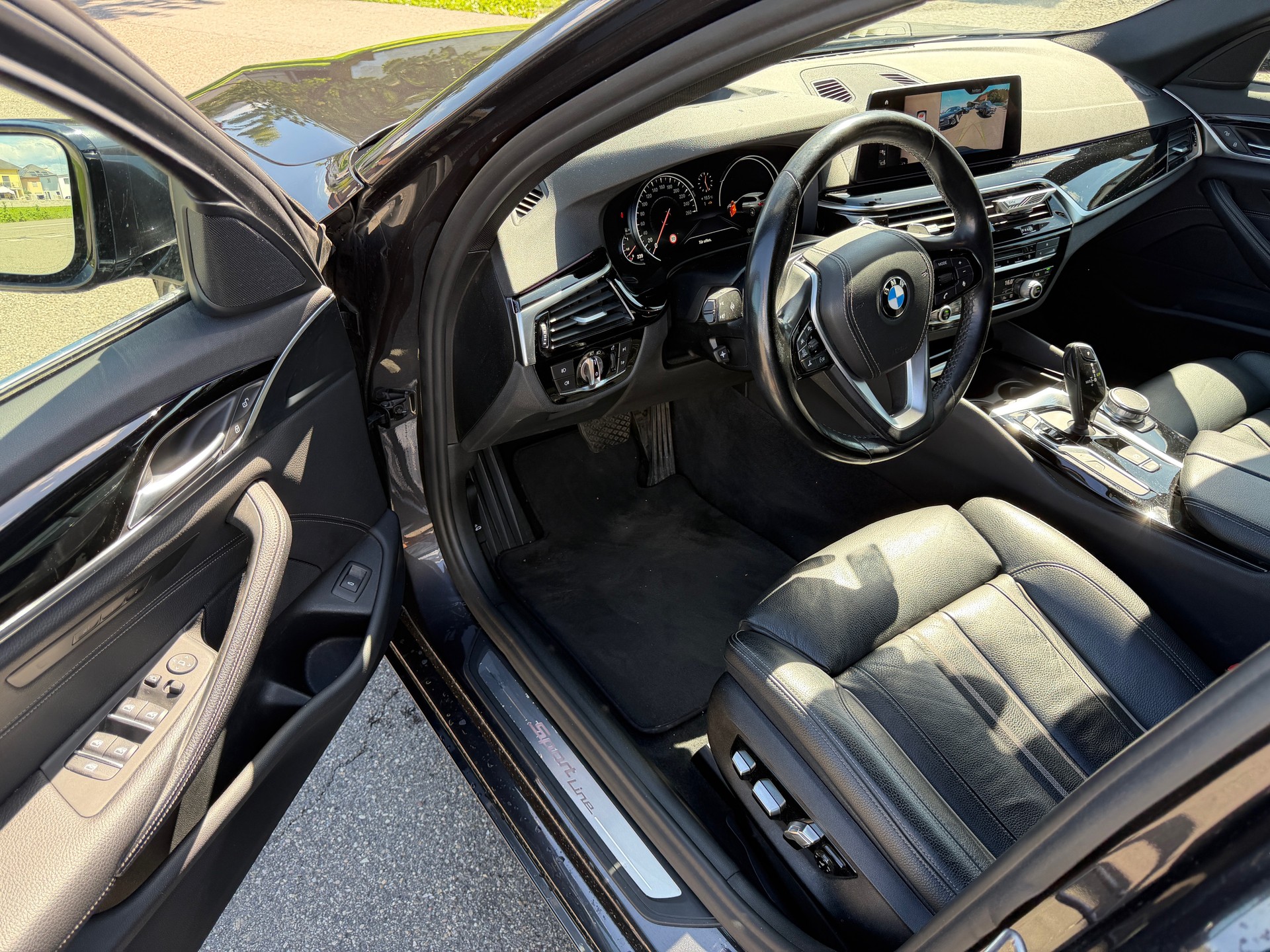 BMW 520d xDrive Touring Luxury Line Steptronic-image-7