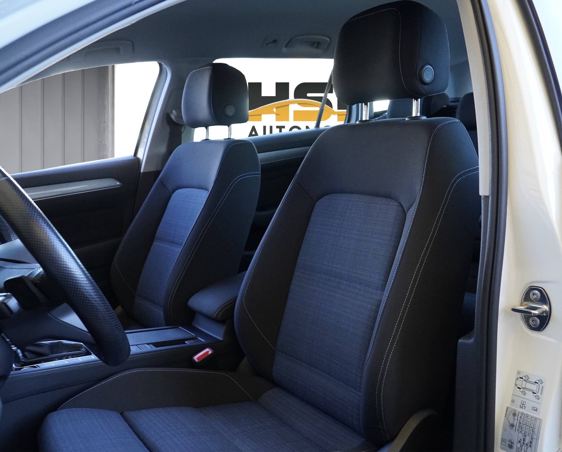 VW Passat Variant 1.4 TSI GTE Hybrid DSG *CH Fahrzeug & AHK*-image-10