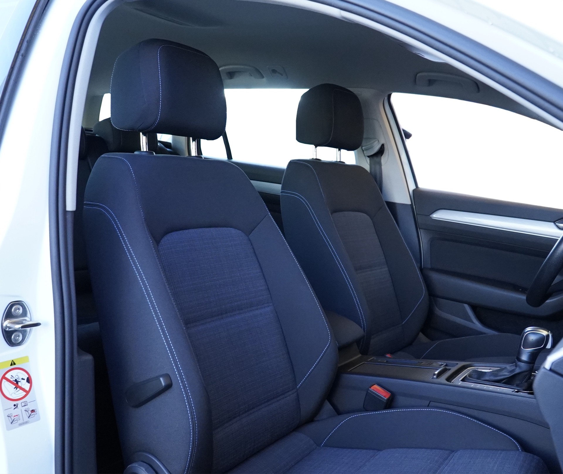 VW Passat Variant 1.4 TSI GTE Hybrid DSG *CH Fahrzeug & AHK*-image-14