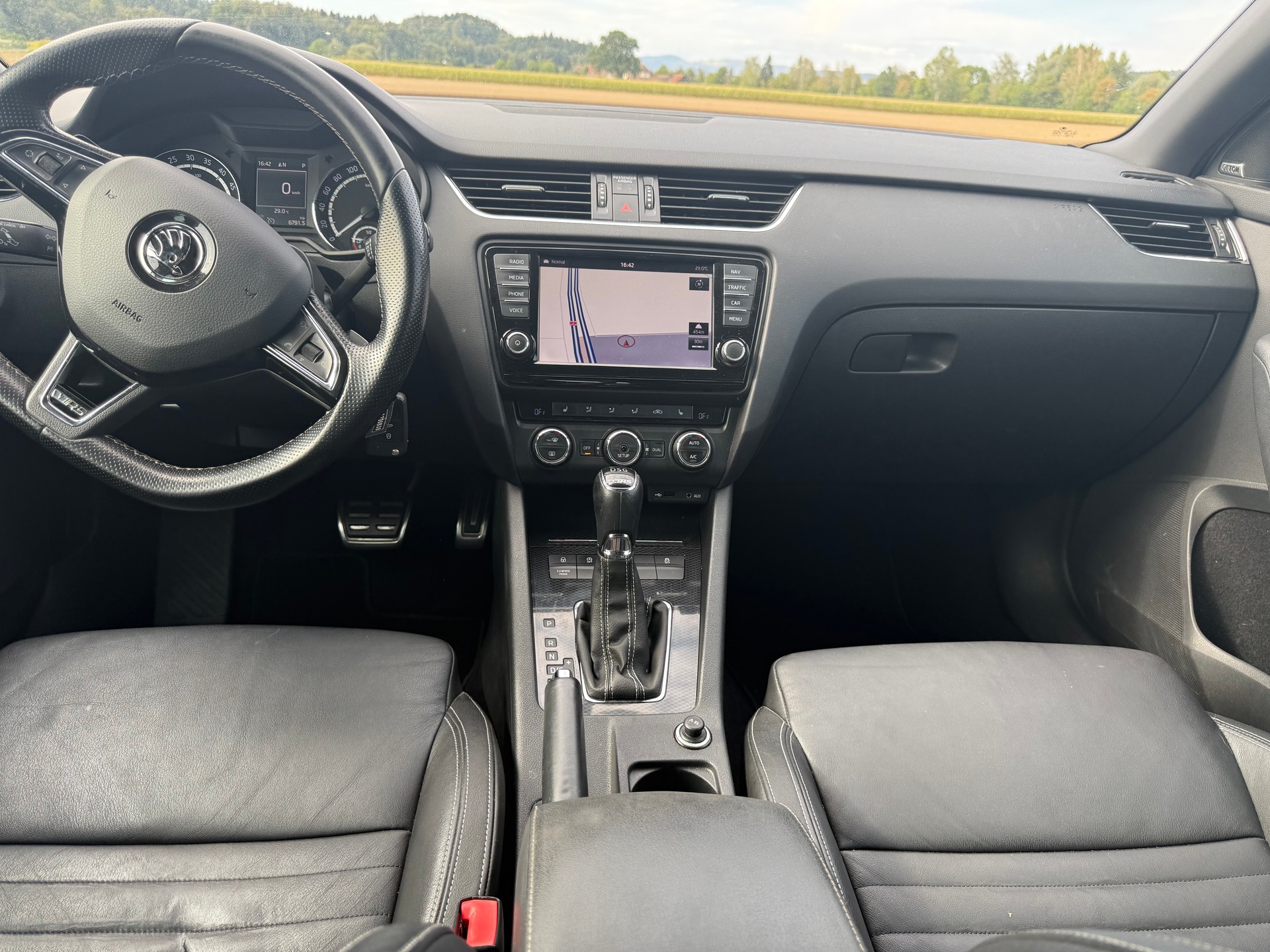 SKODA Octavia Combi 2.0 TDI RS DSG-image-6