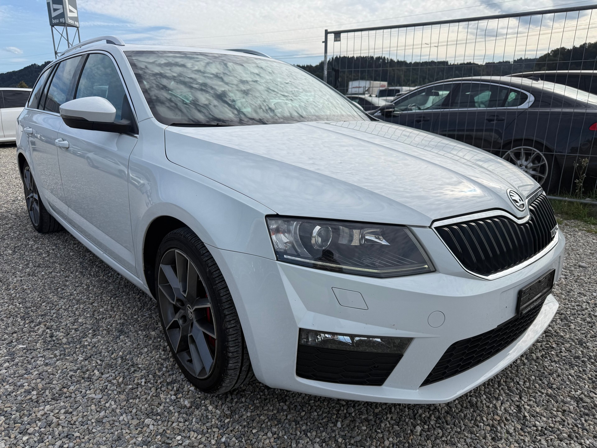 SKODA Octavia Combi 2.0 TDI RS DSG-image-1
