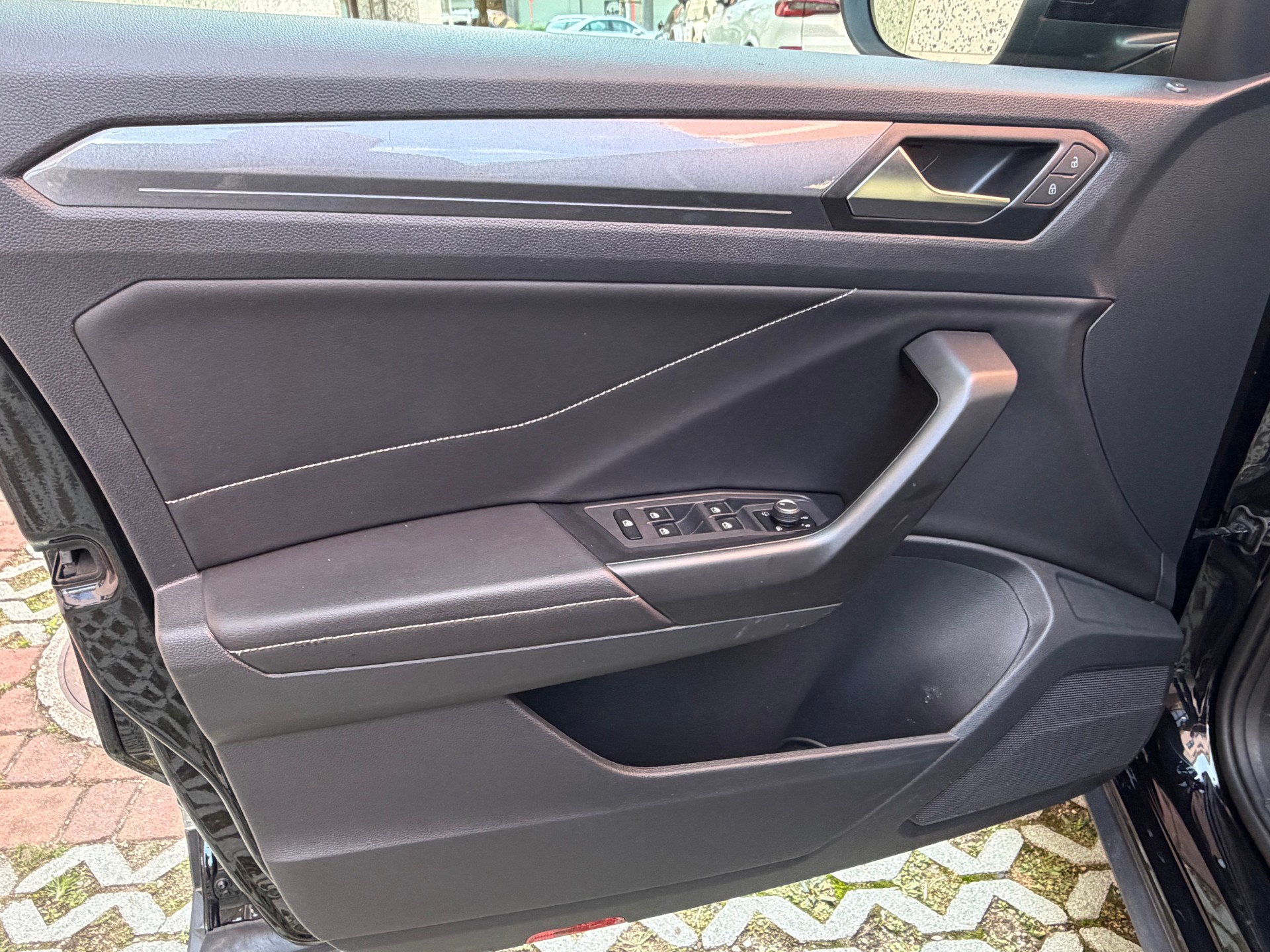VW T-Roc 1.5 TSI EVO Advance DSG-image-11