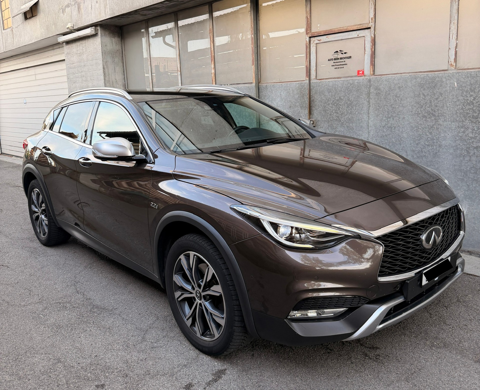 INFINITI QX30 2.2d Premium DCT AWD-image-3