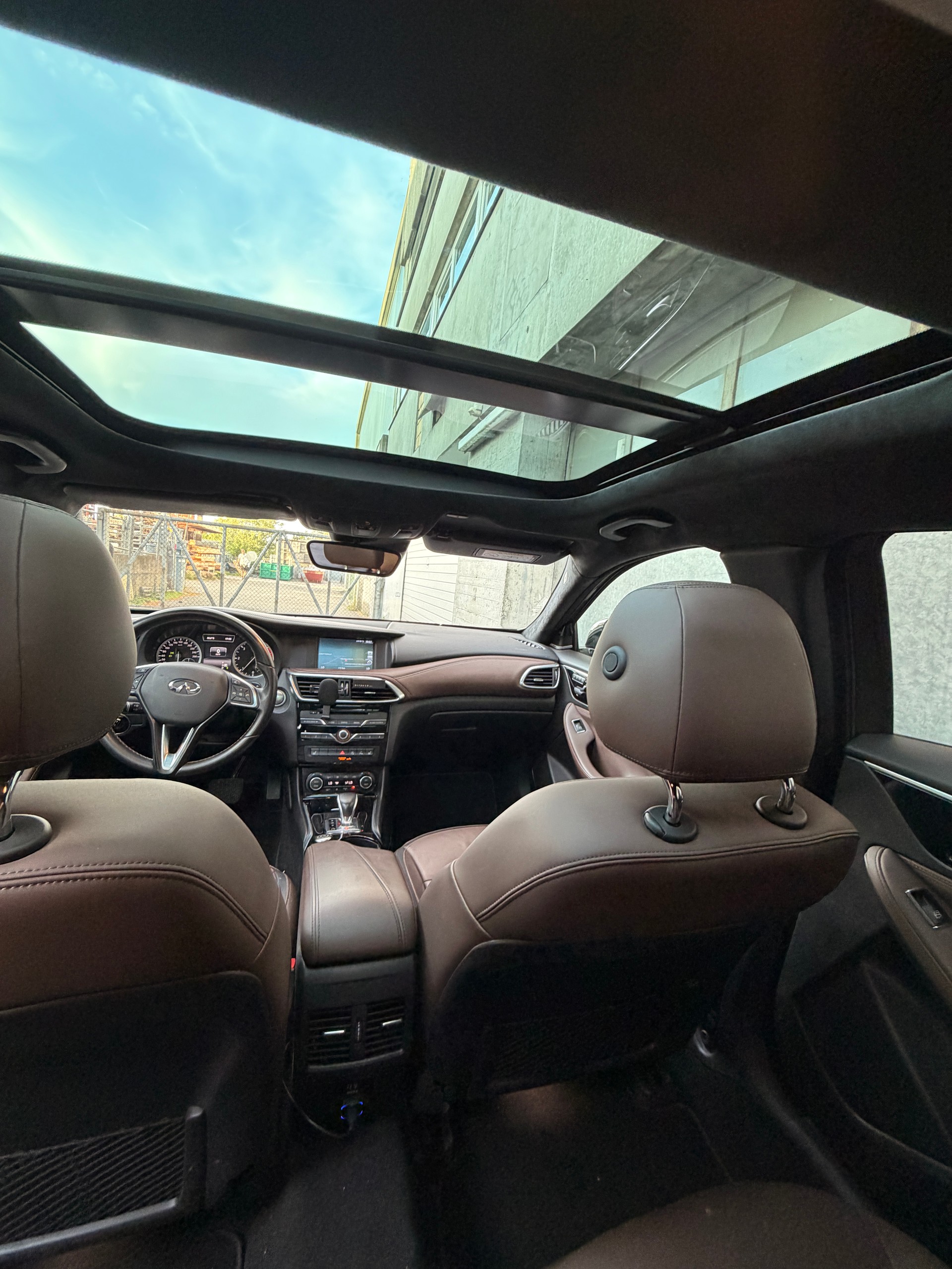 INFINITI QX30 2.2d Premium DCT AWD-image-5