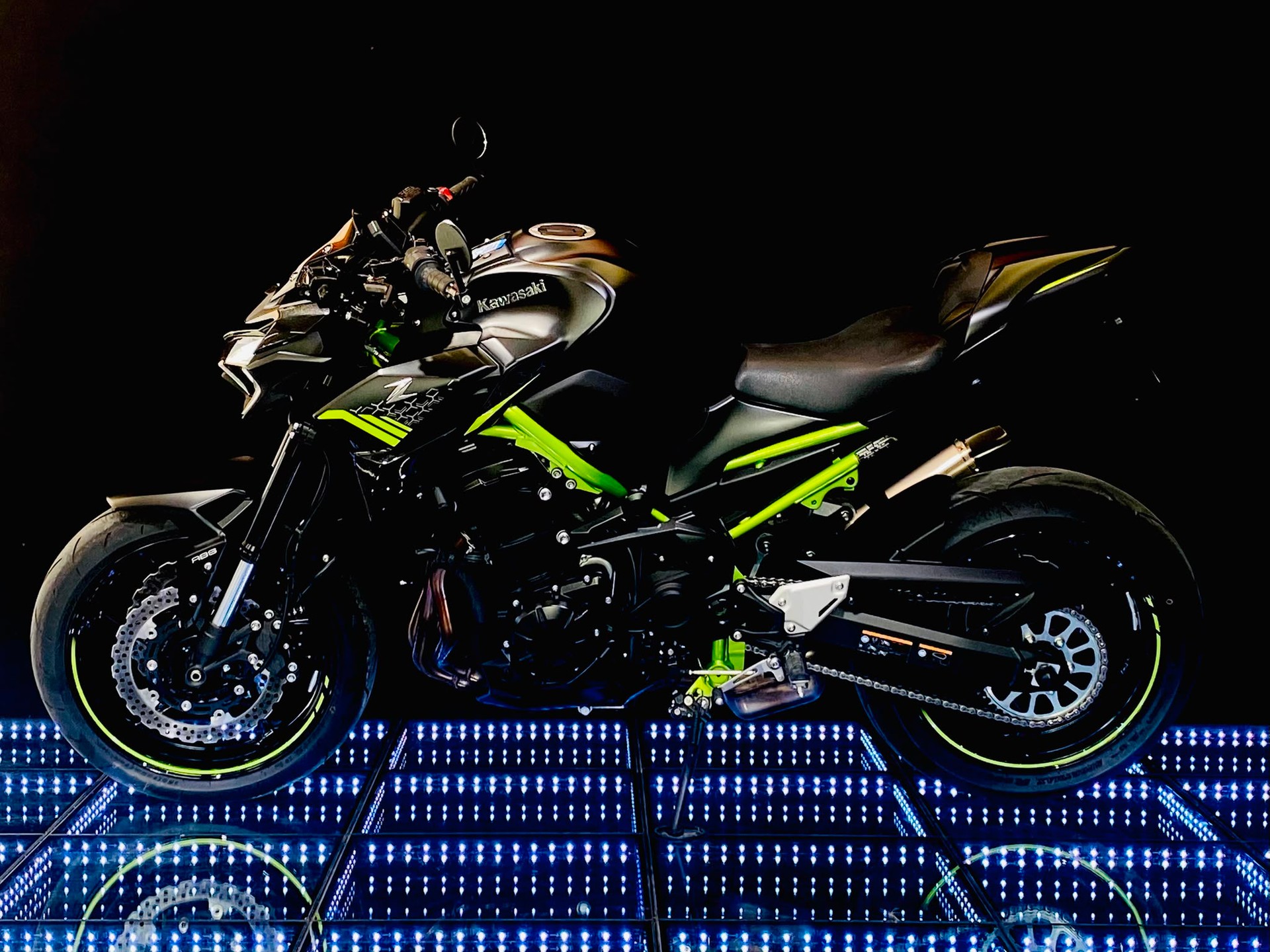 KAWASAKI Z 900 Performance-showroom-element-3