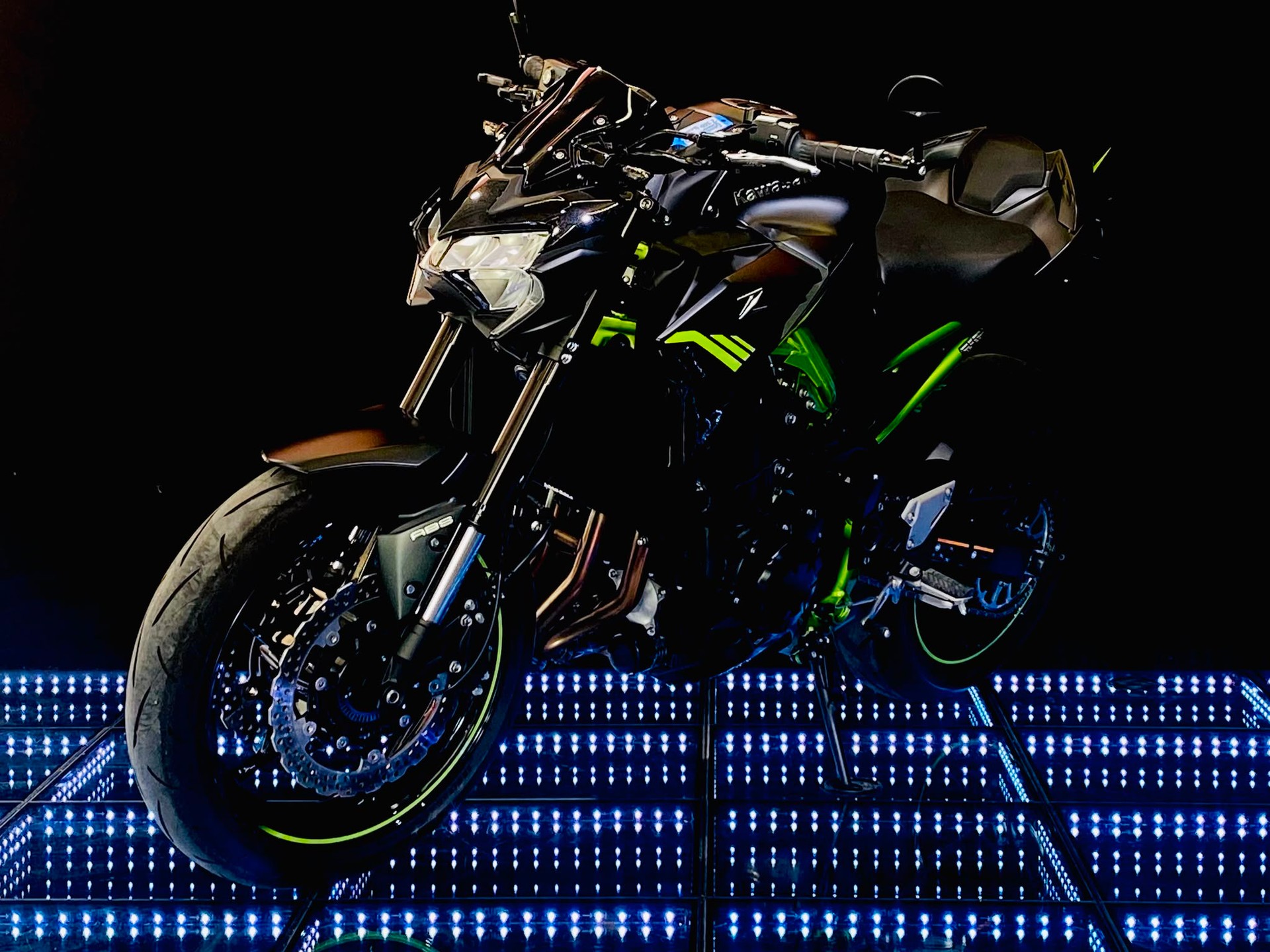 KAWASAKI Z 900 Performance-showroom-element-1