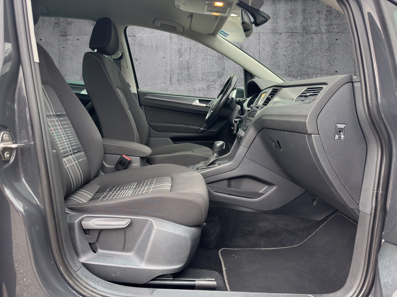 VW Golf Sportsvan 1.4 TSI Lounge DSG-image-11