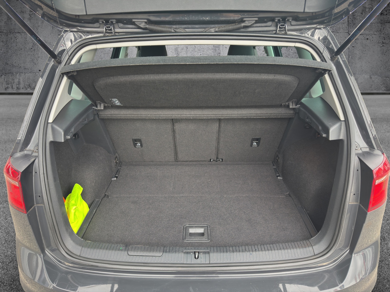VW Golf Sportsvan 1.4 TSI Lounge DSG-image-8
