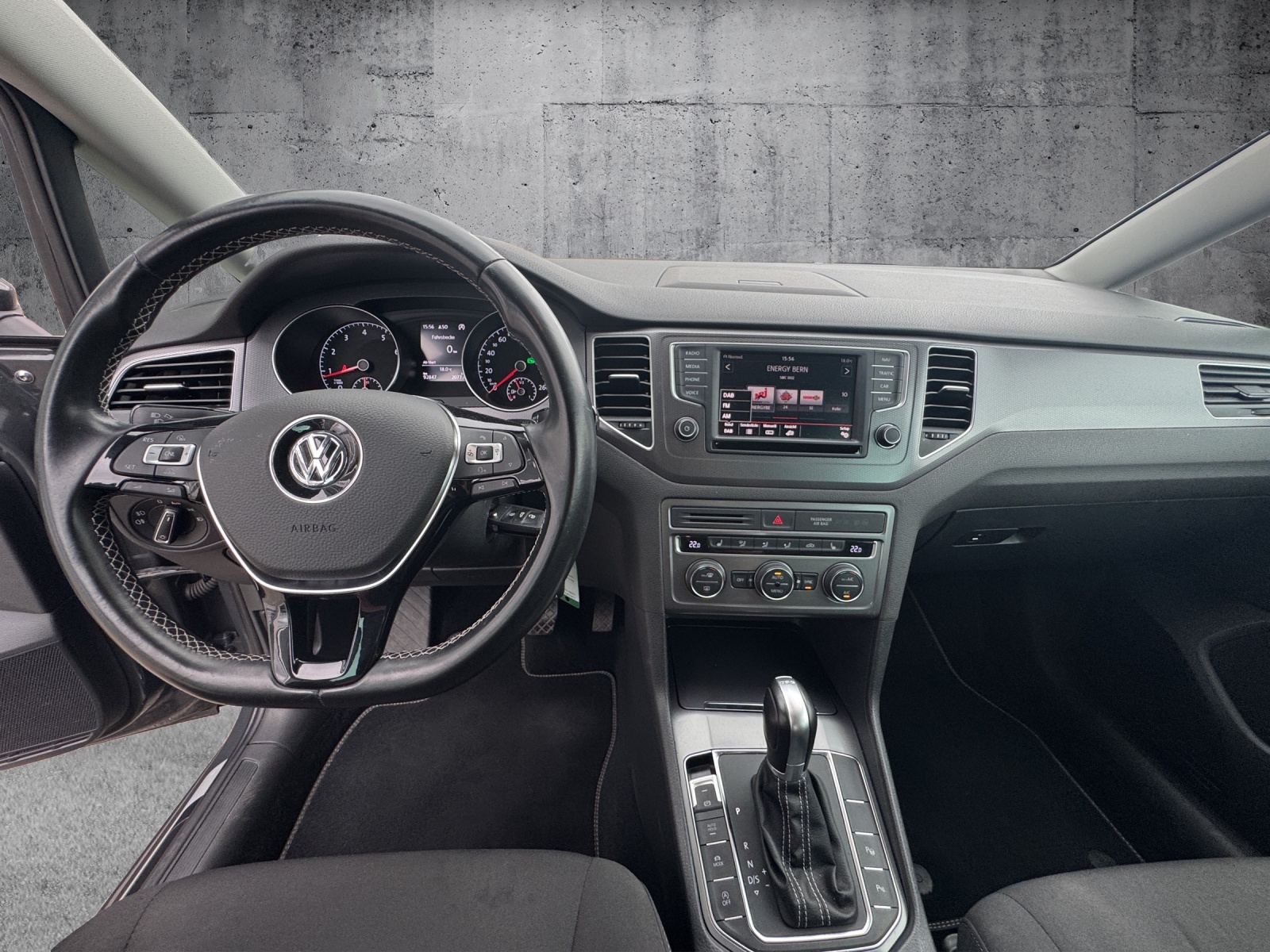 VW Golf Sportsvan 1.4 TSI Lounge DSG-image-14