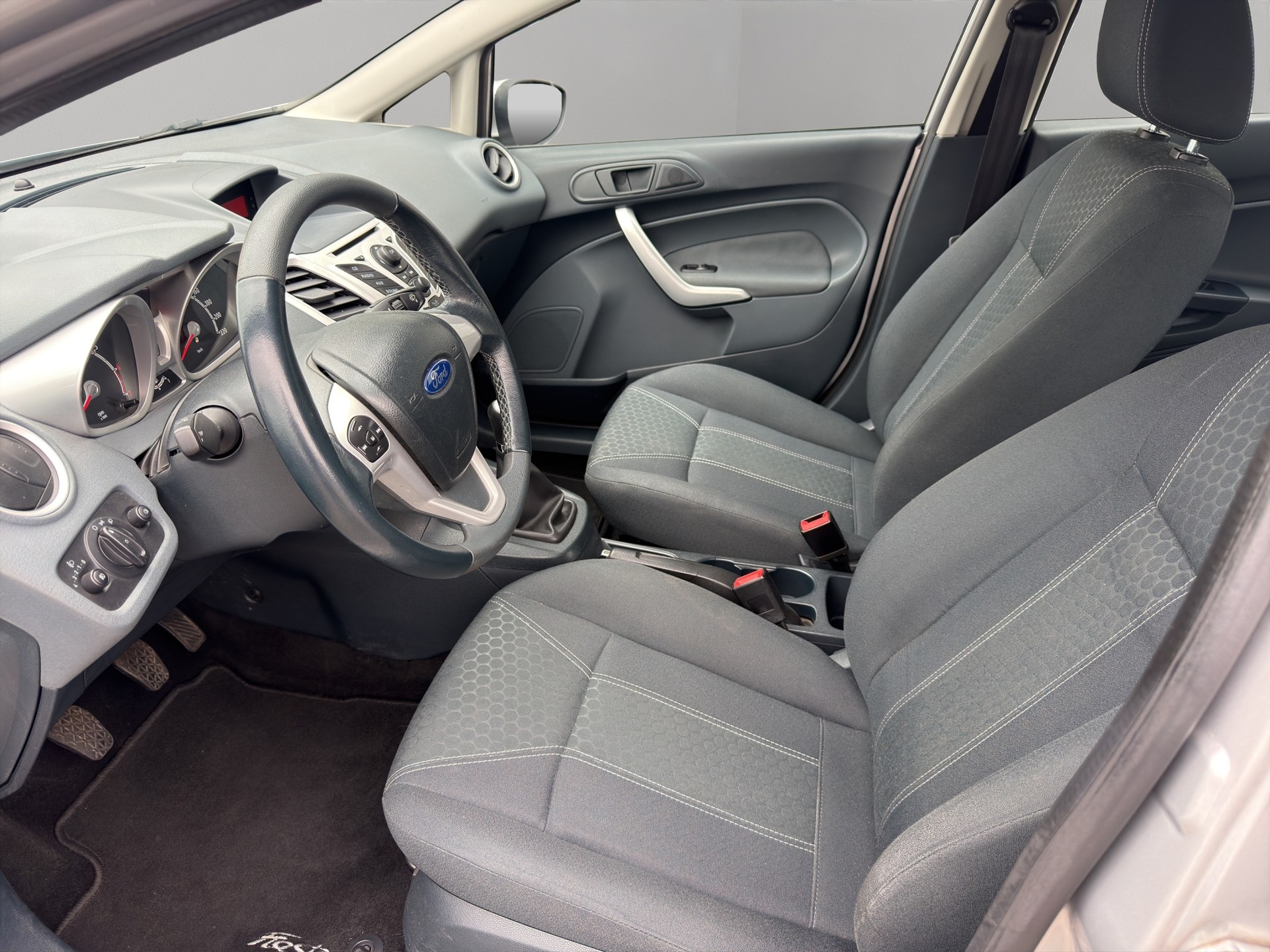 FORD Fiesta 1.4 16V Trend-image-8