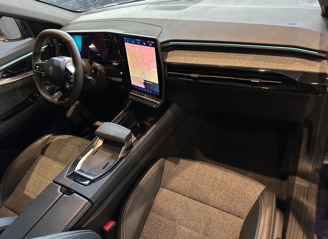 RENAULT Espace 1.2 E-Tech 200 Techno 7-Sitze-image-12