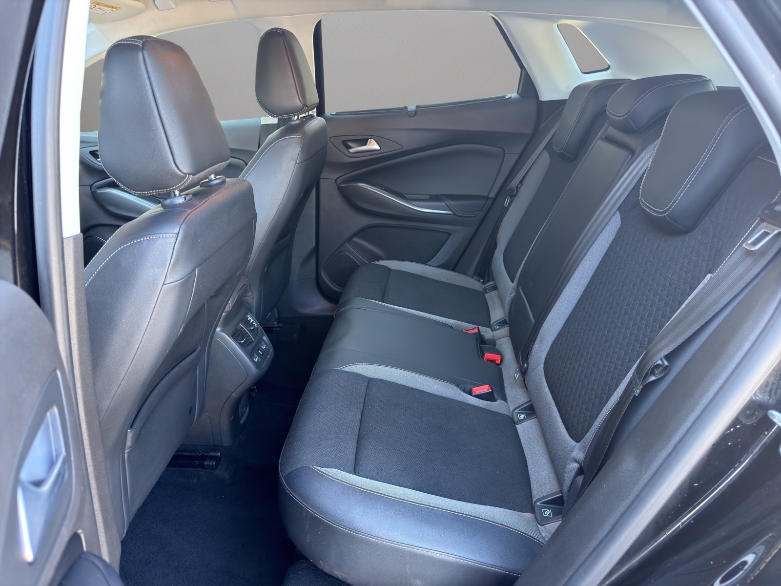 OPEL Grandland X 1.2i TP Ultimate Automatik-image-12