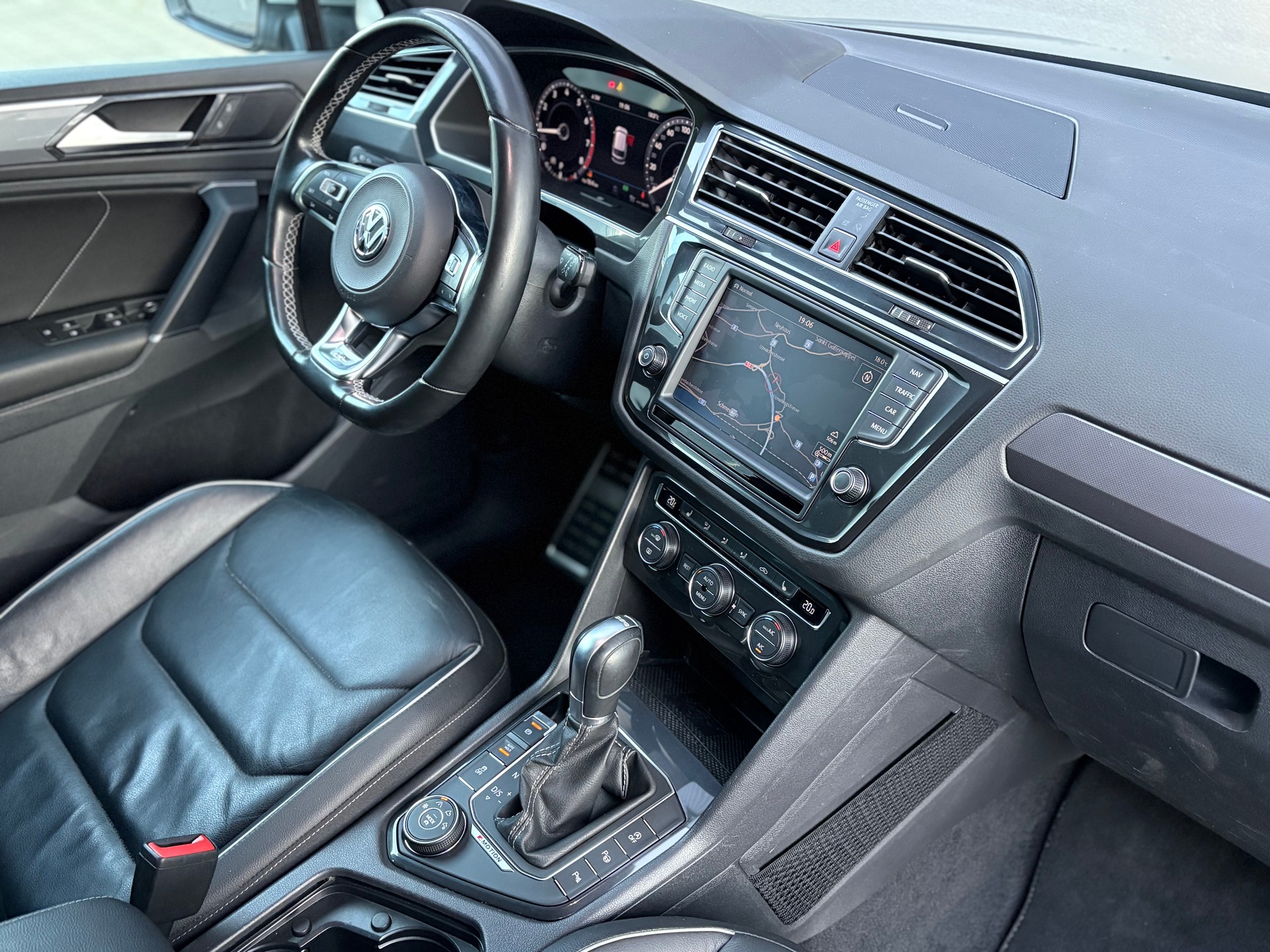 VW Tiguan 2.0TSI R-Line Highline 4Motion DSG frisch ab MFK-image-8
