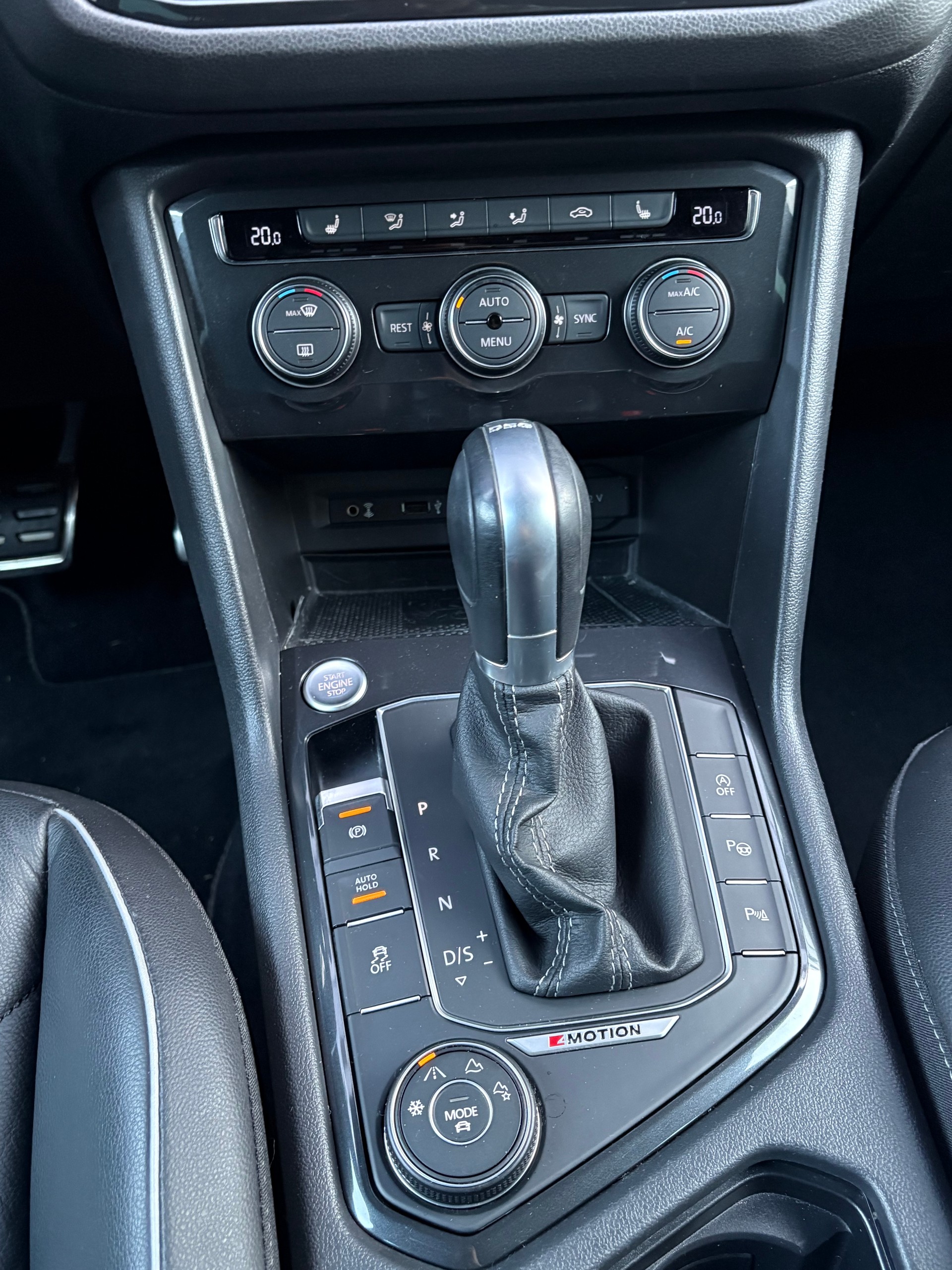 VW Tiguan 2.0TSI R-Line Highline 4Motion DSG frisch ab MFK-image-15