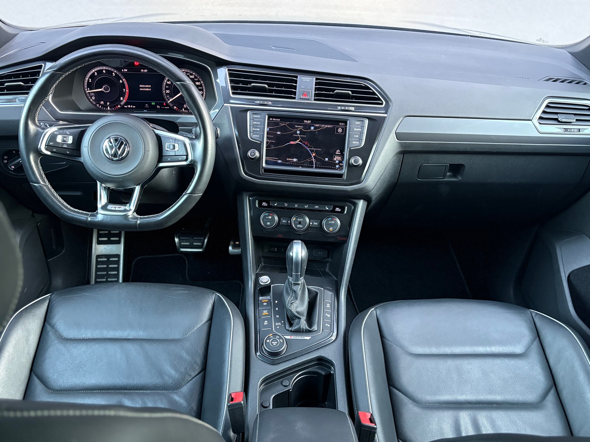 VW Tiguan 2.0TSI R-Line Highline 4Motion DSG frisch ab MFK-image-11