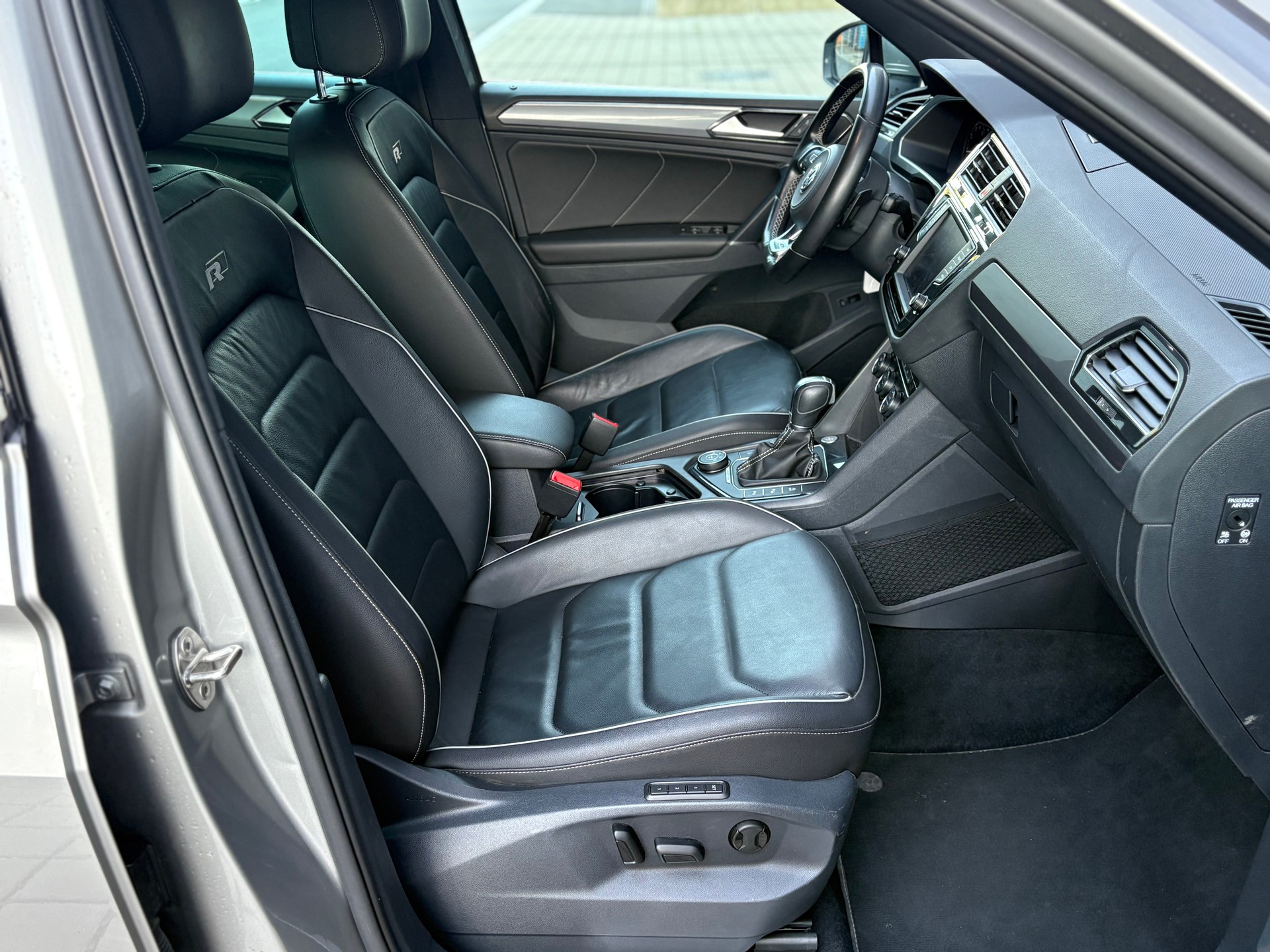 VW Tiguan 2.0TSI R-Line Highline 4Motion DSG frisch ab MFK-image-9