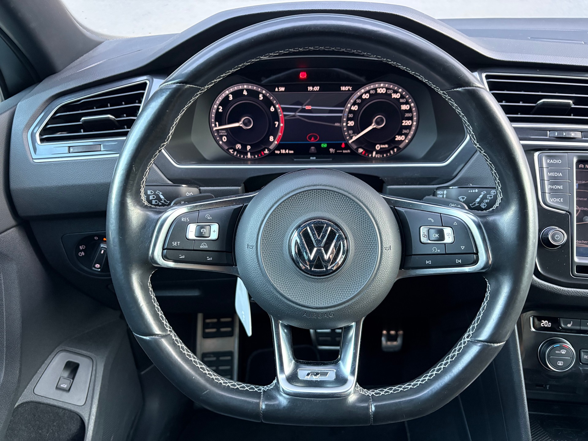 VW Tiguan 2.0TSI R-Line Highline 4Motion DSG frisch ab MFK-image-14
