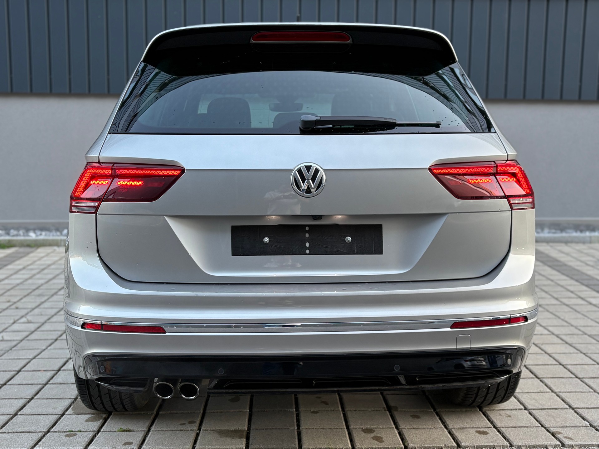 VW Tiguan 2.0TSI R-Line Highline 4Motion DSG frisch ab MFK-image-6