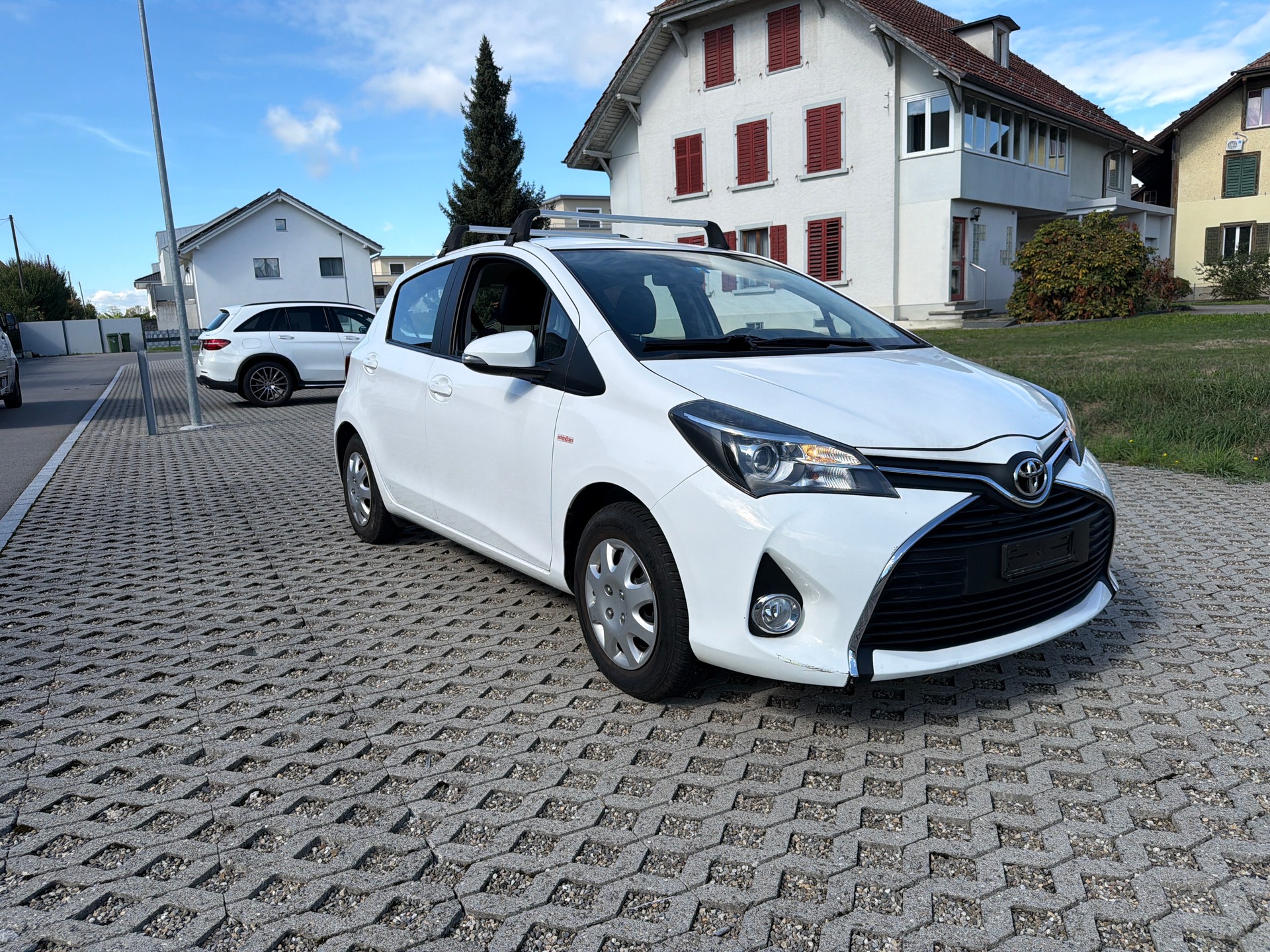 TOYOTA Yaris 1.33 Style Multidrive-image-1