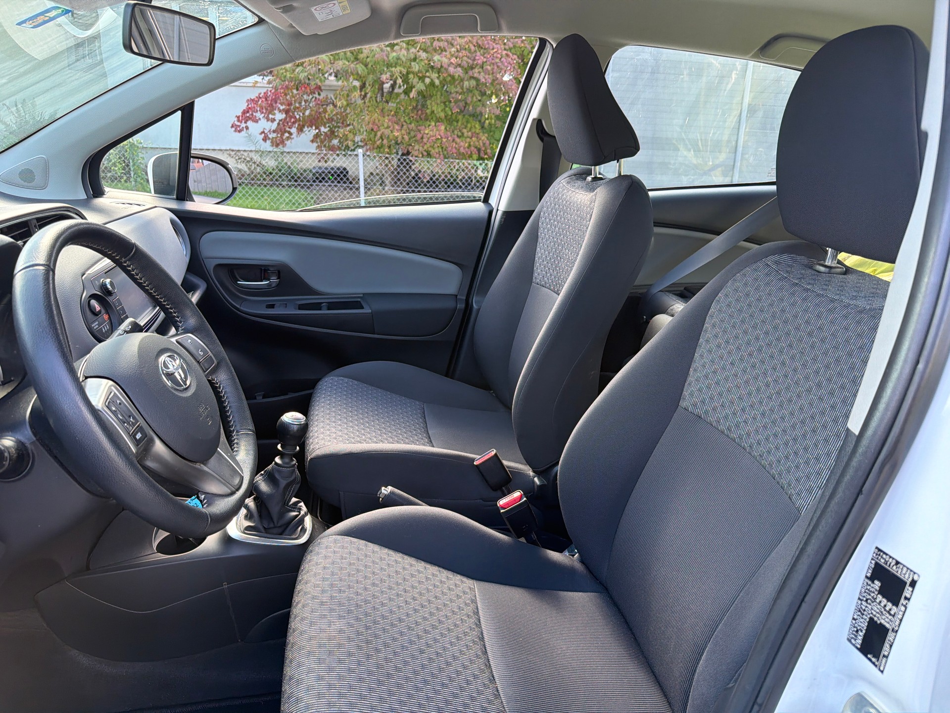 TOYOTA Yaris 1.33 Style Multidrive-image-6