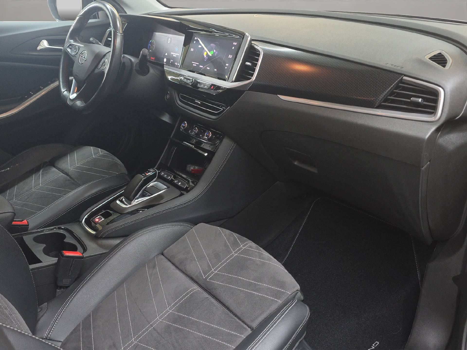 OPEL Grandland-image-10