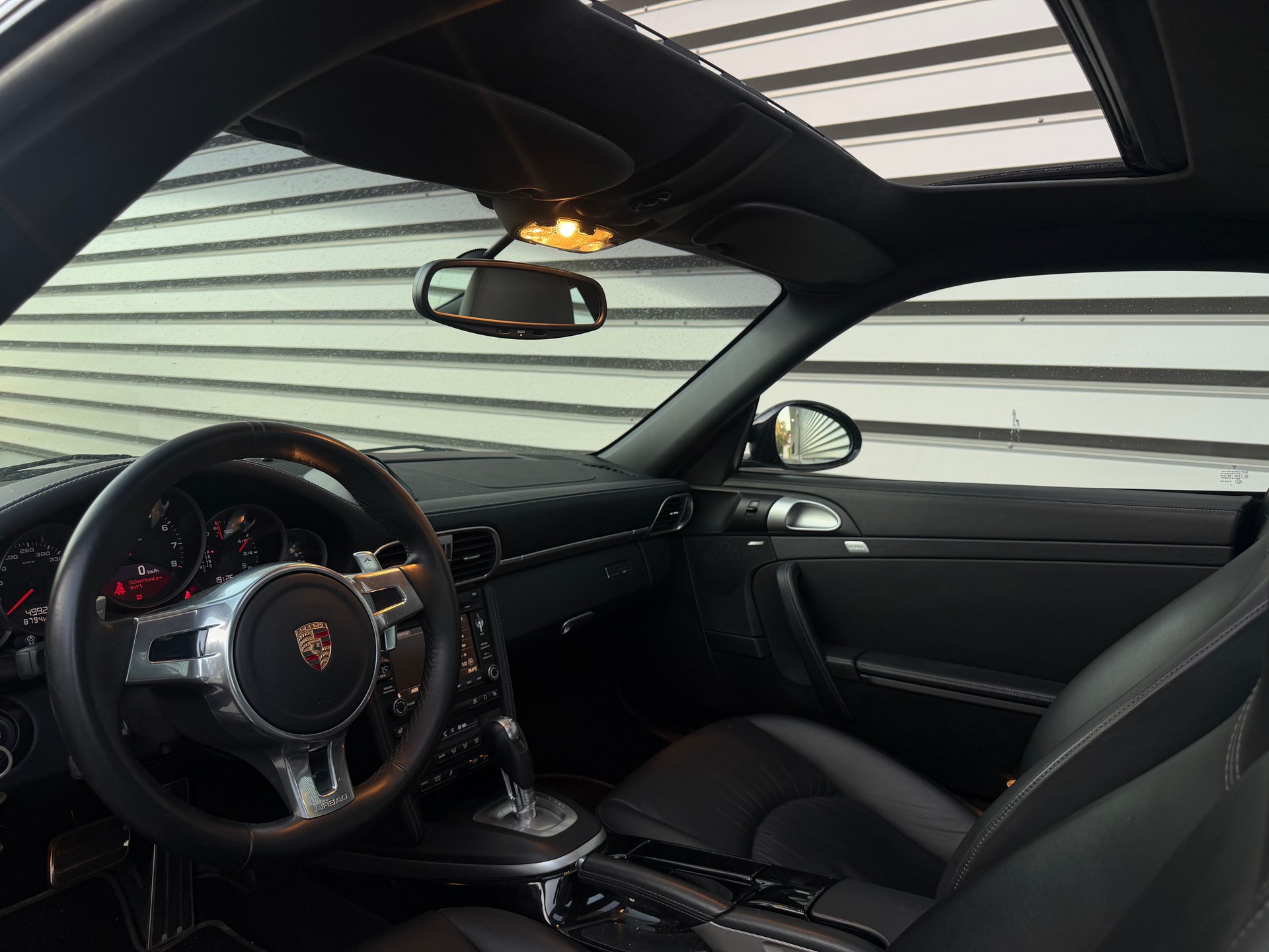 PORSCHE 911 Black Edition PDK-image-8