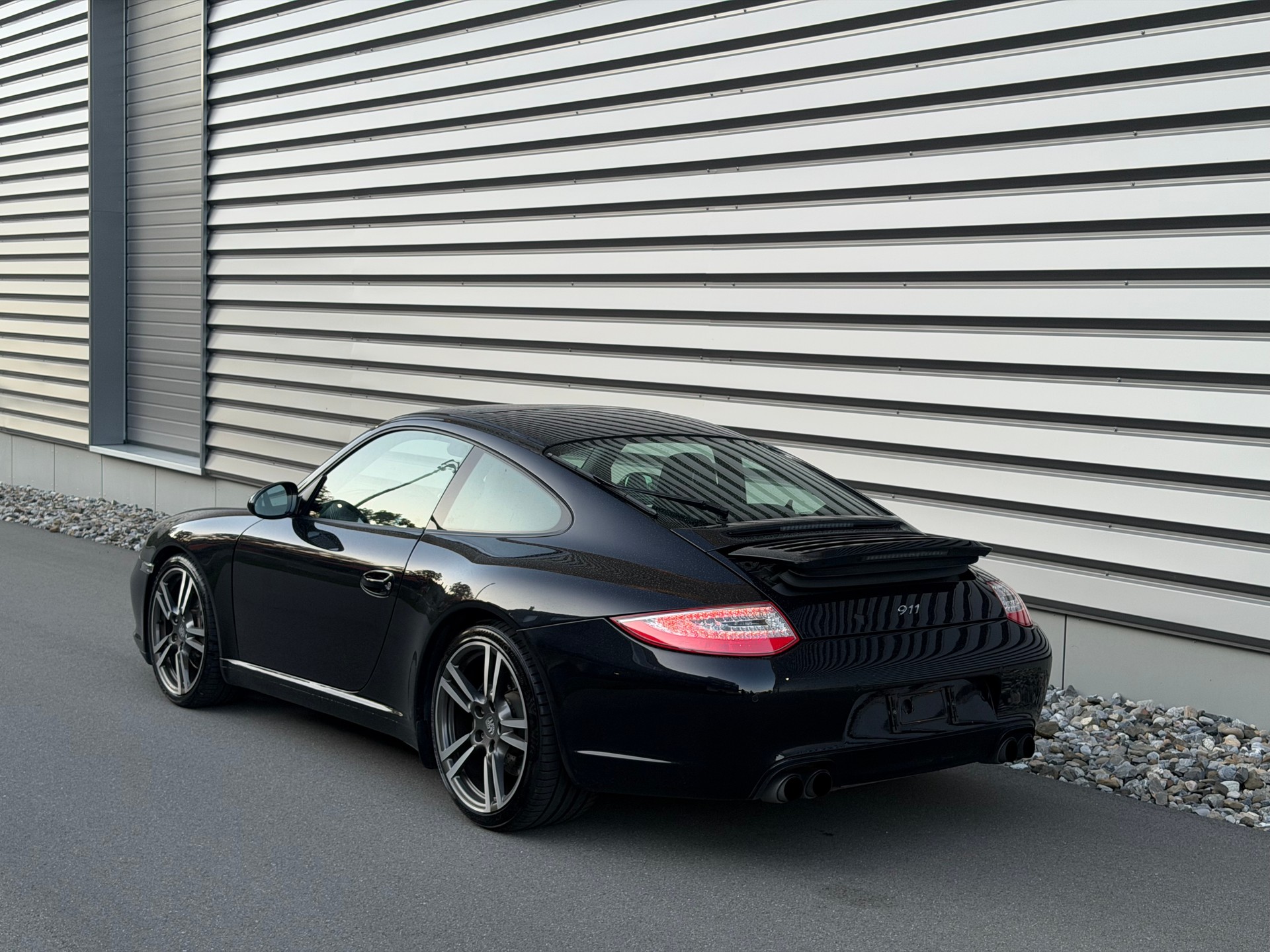 PORSCHE 911 Black Edition PDK-image-4