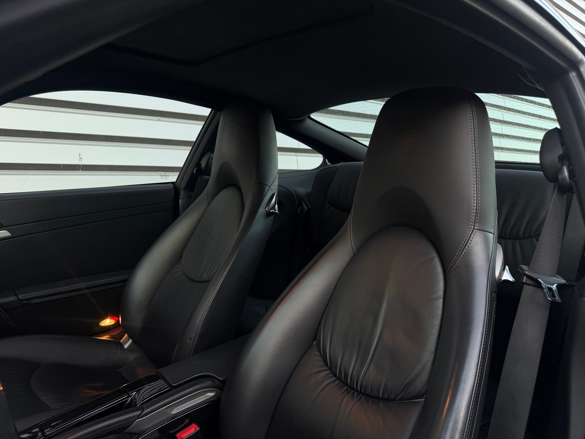 PORSCHE 911 Black Edition PDK-image-9