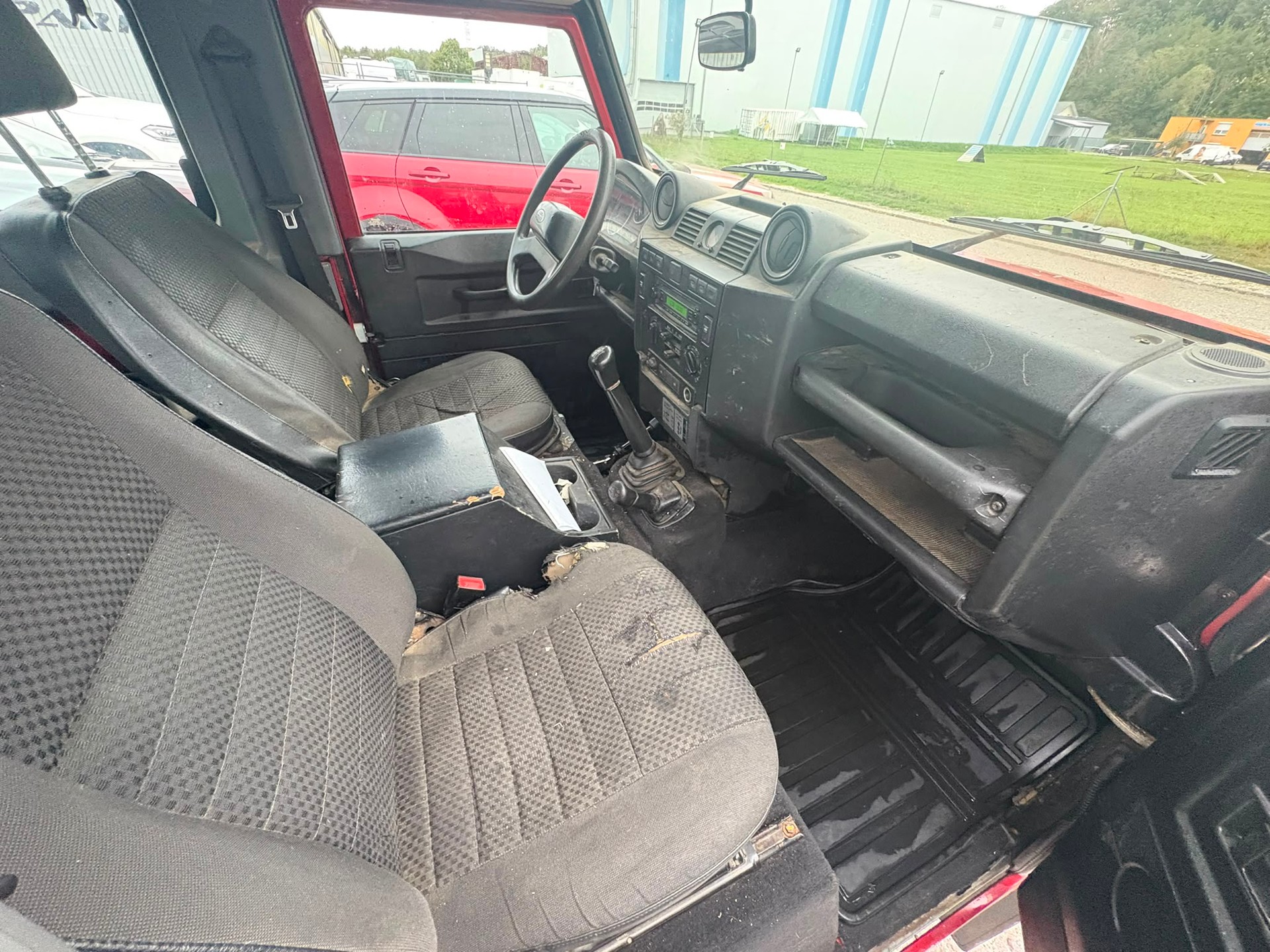 LAND ROVER Defender 90 SoftTop 2.4Tdc SVX-image-3