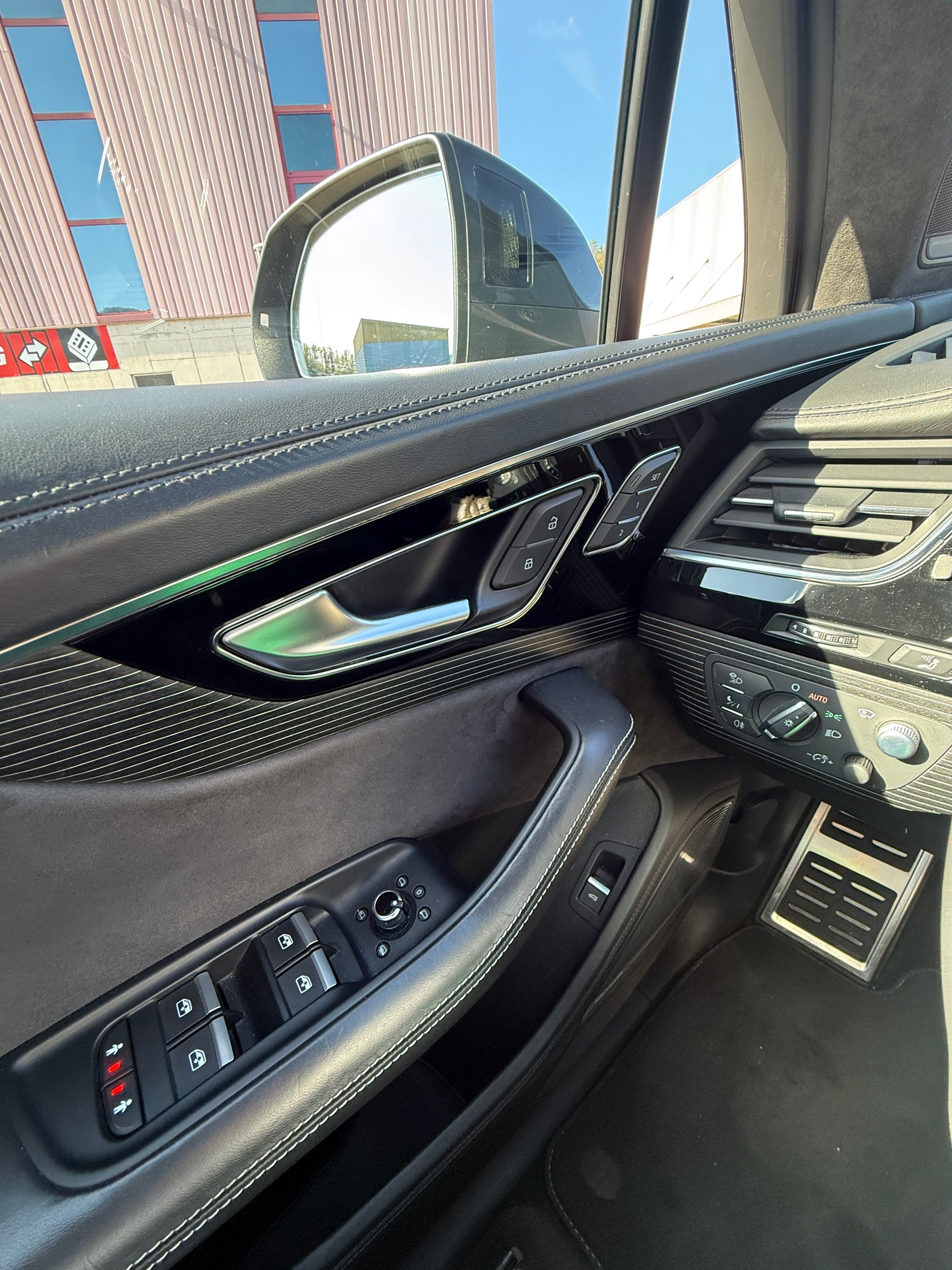 AUDI 4.0 V8 TDI quattro T-Tronic-image-17