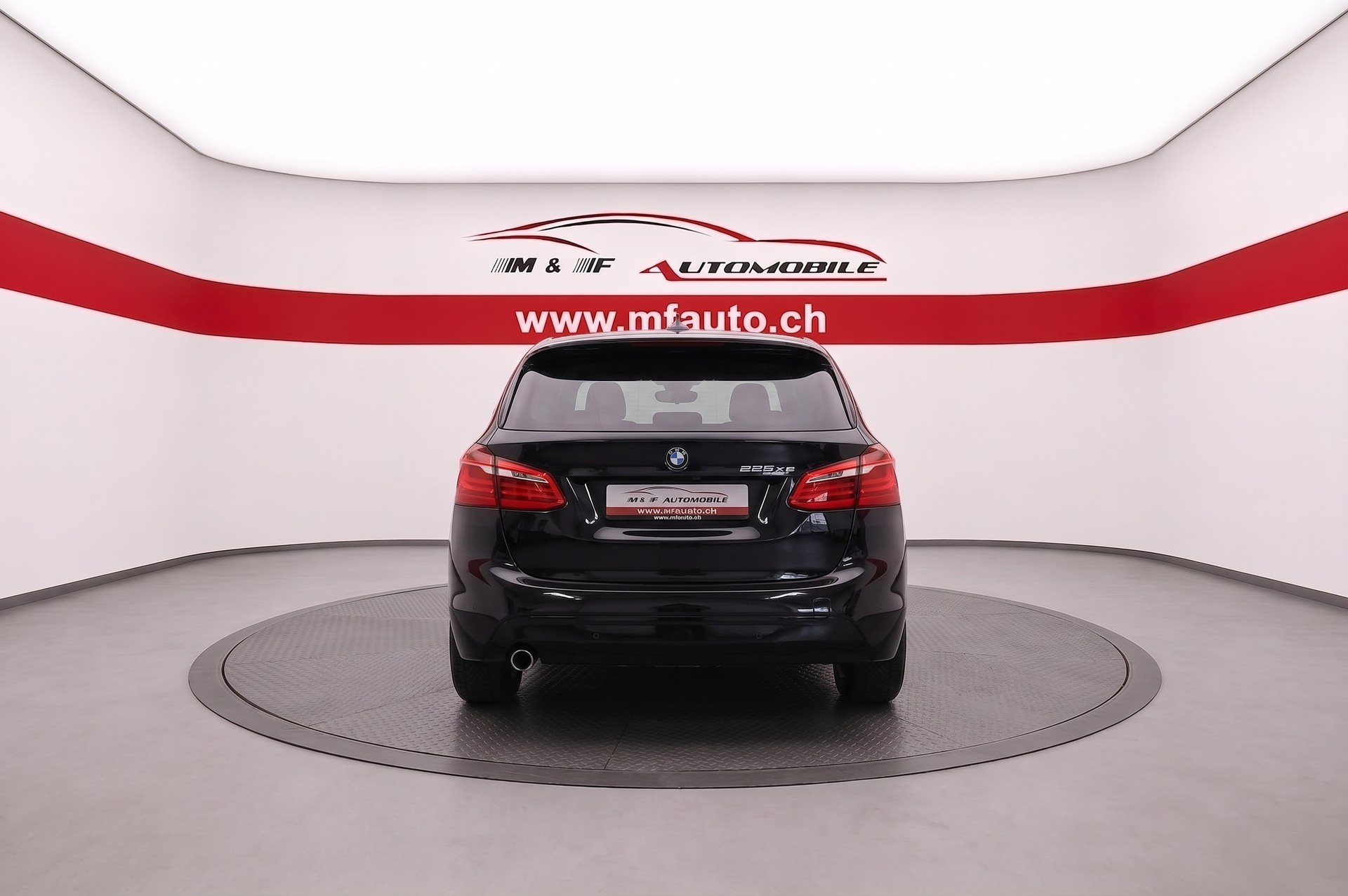 BMW 225xe Active Tourer-image-4