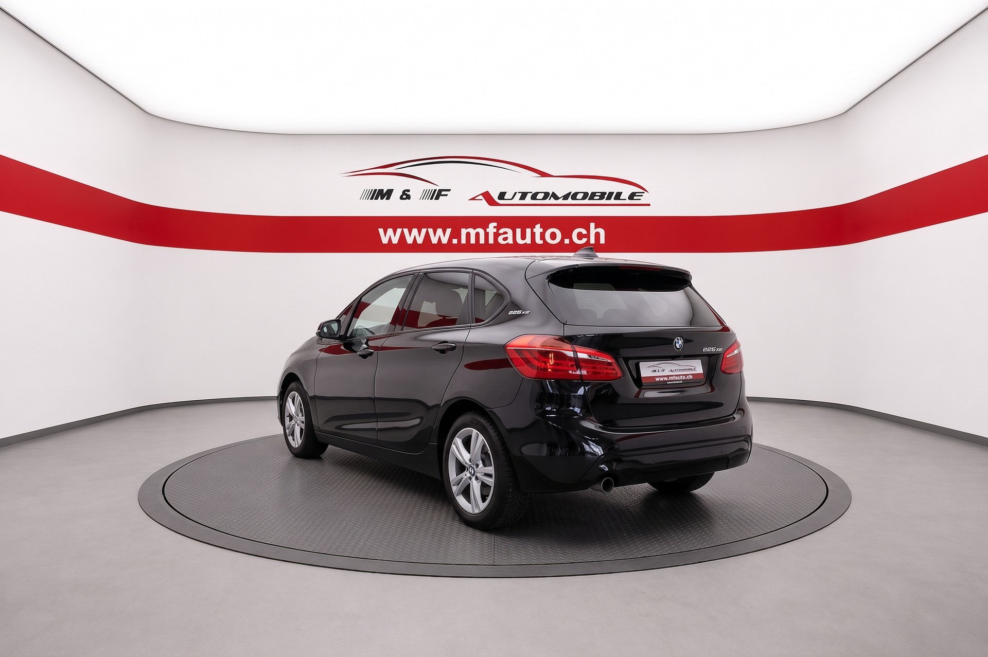 BMW 225xe Active Tourer-image-6