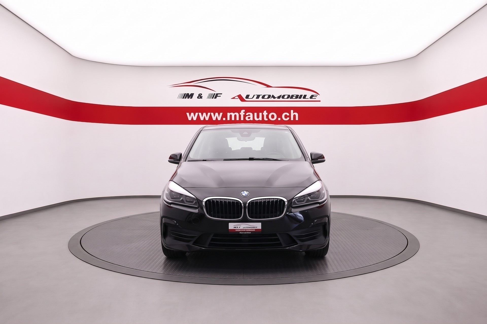 BMW 225xe Active Tourer-image-2