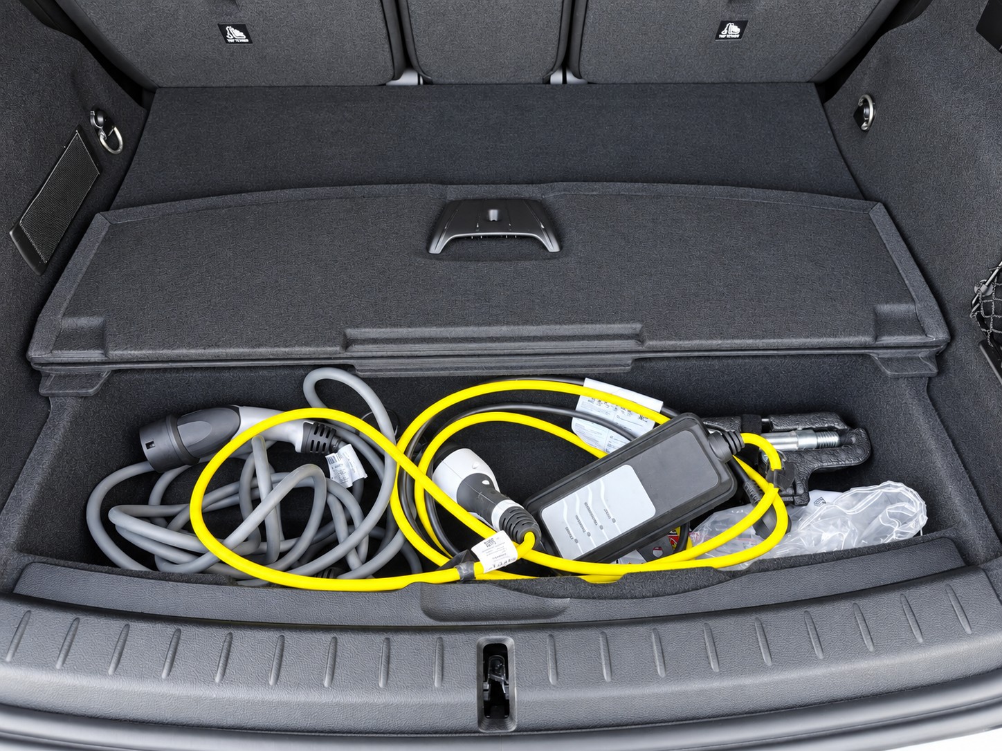 BMW 225xe Active Tourer-image-19