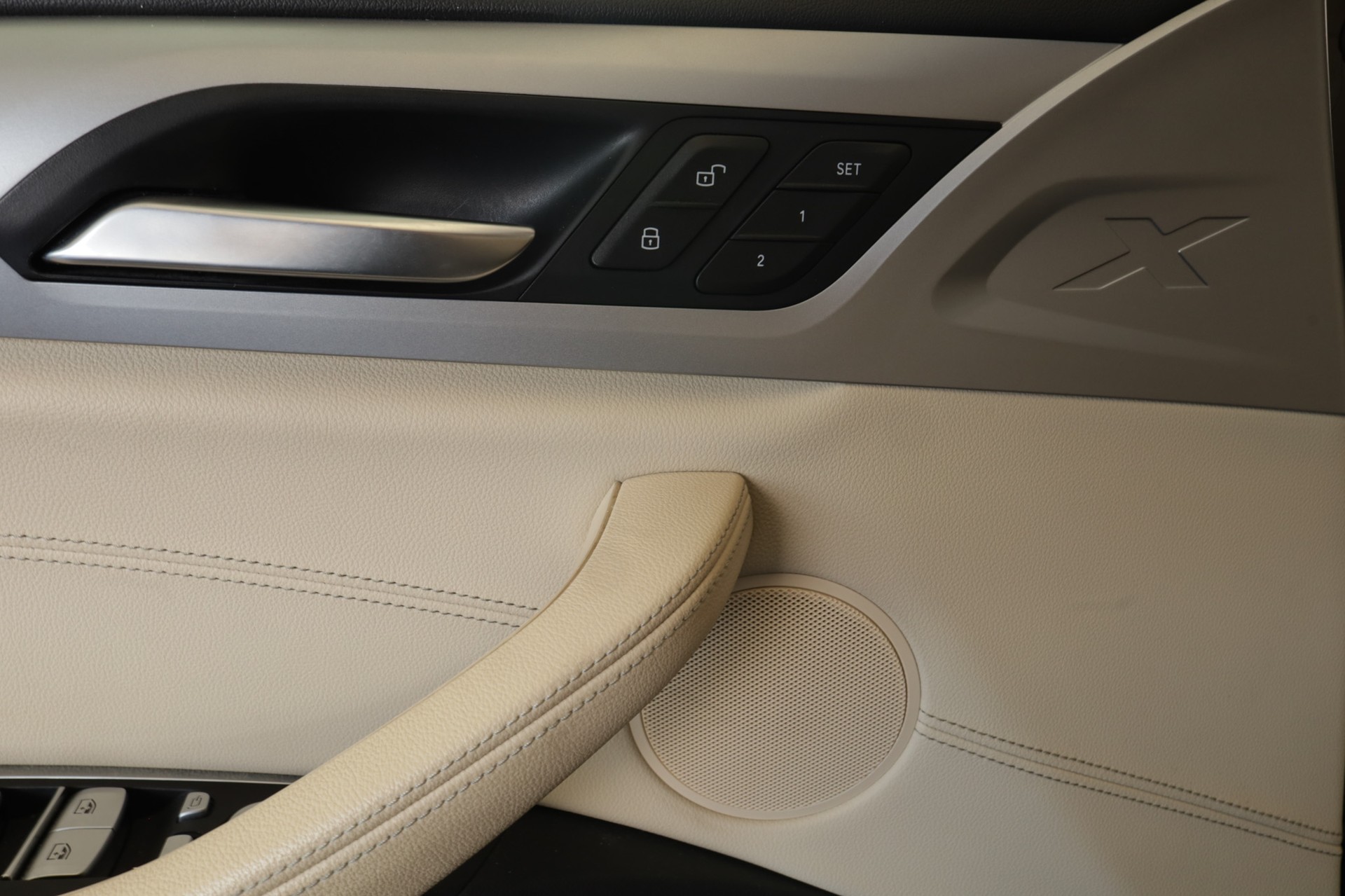 BMW X3 xDrive 20i Steptronic-image-18