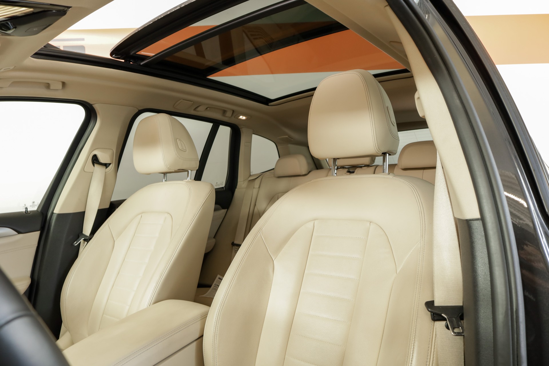BMW X3 xDrive 20i Steptronic-image-15