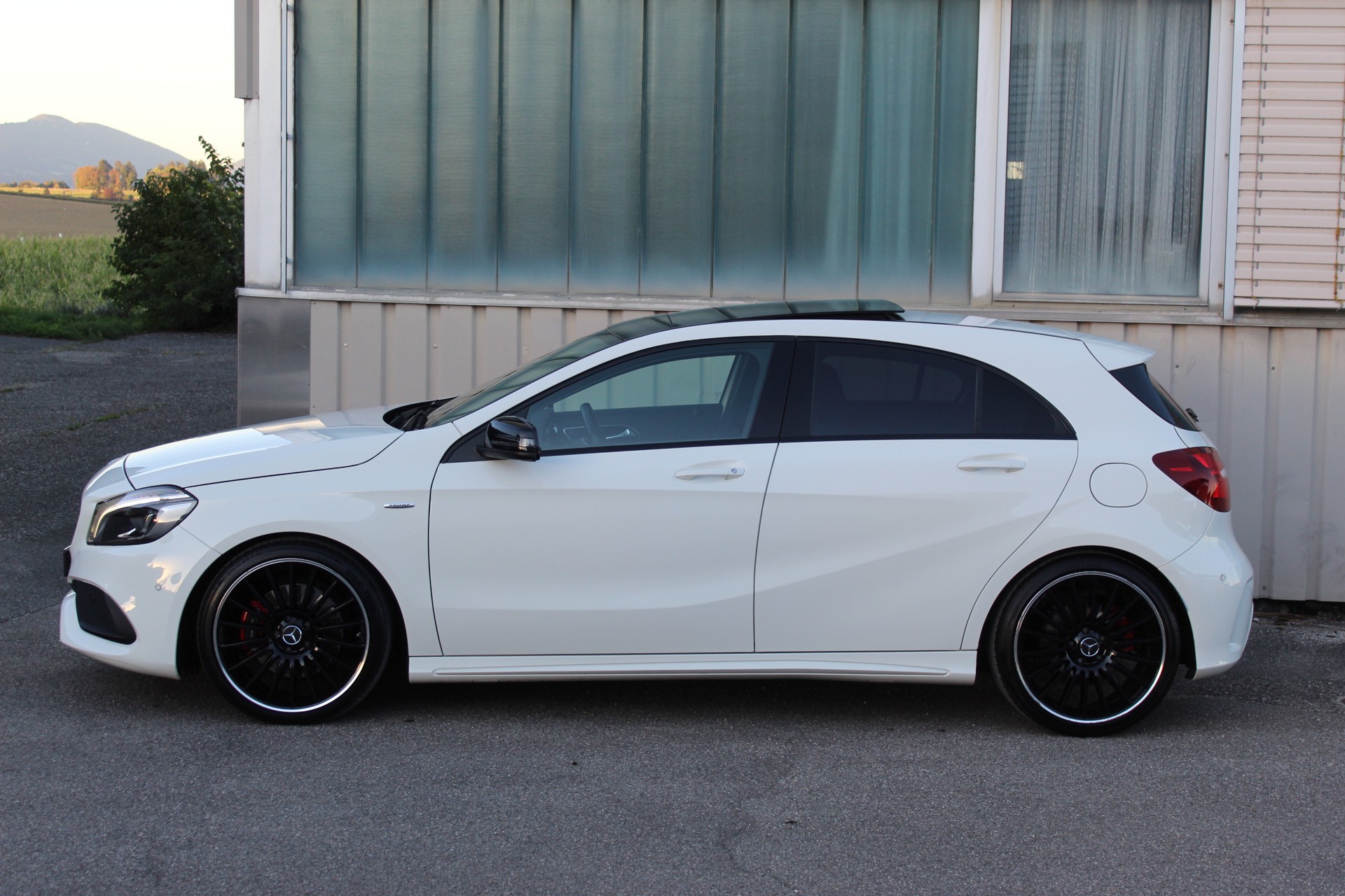 MERCEDES-BENZ A 250 Sport 4Matic 7G-DCT AMG-Line-image-5