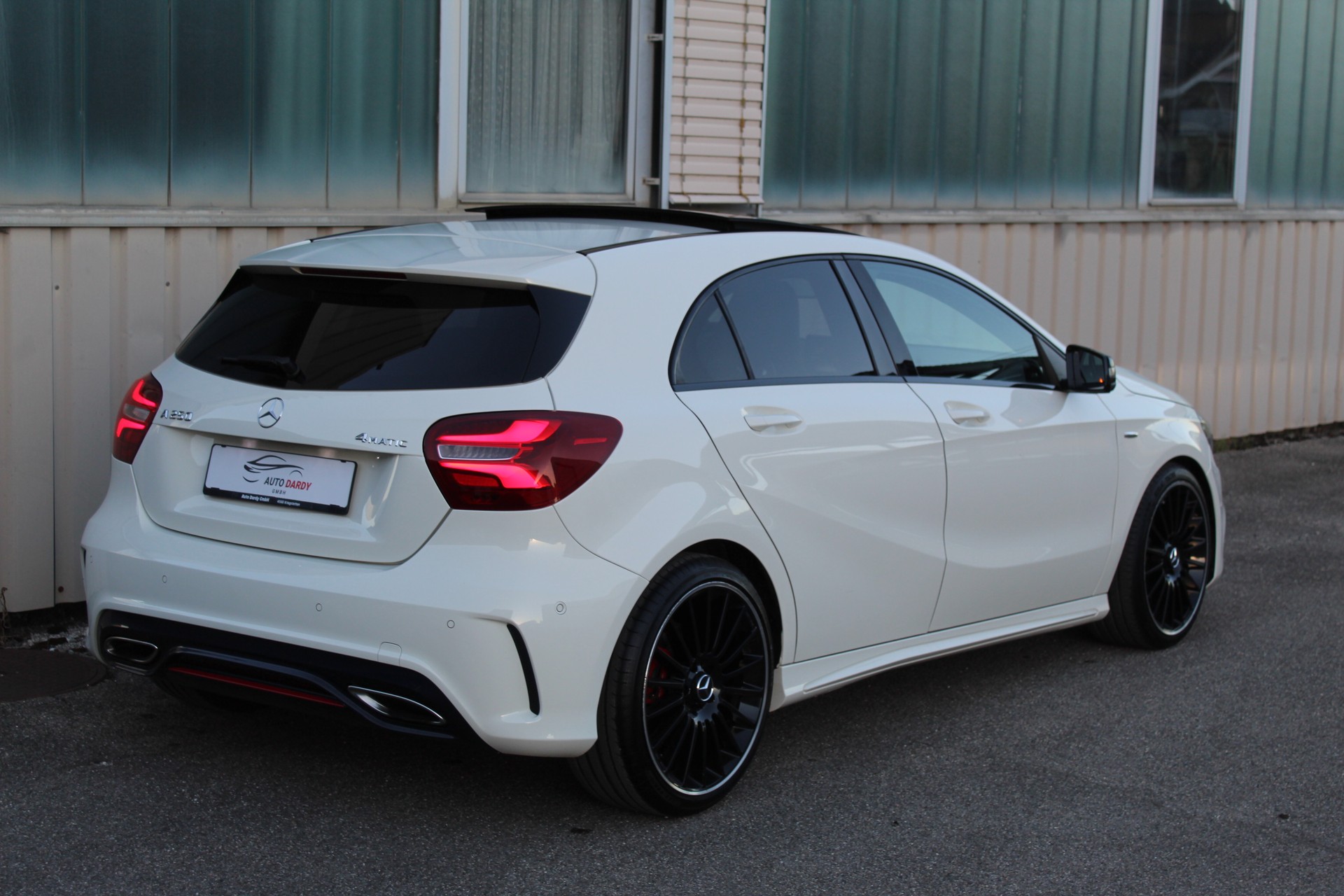MERCEDES-BENZ A 250 Sport 4Matic 7G-DCT AMG-Line-image-2