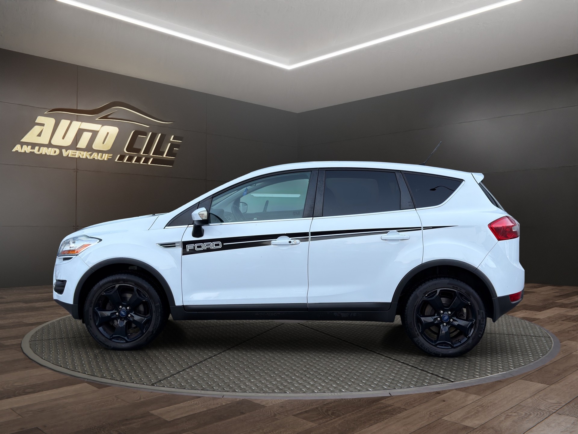 FORD Kuga 2.0 TDCi Individual 4WD-image-2