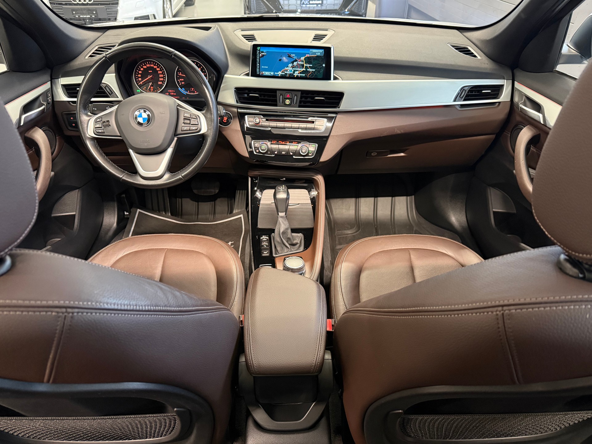 BMW X1 xDrive 25i xLine Steptronic-image-19