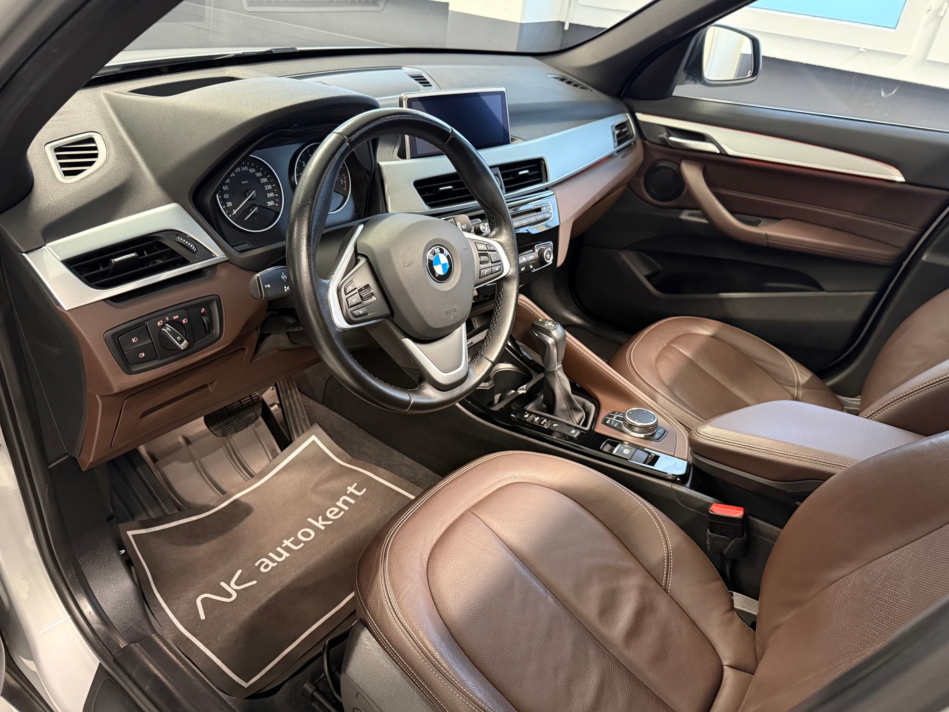 BMW X1 xDrive 25i xLine Steptronic-image-7